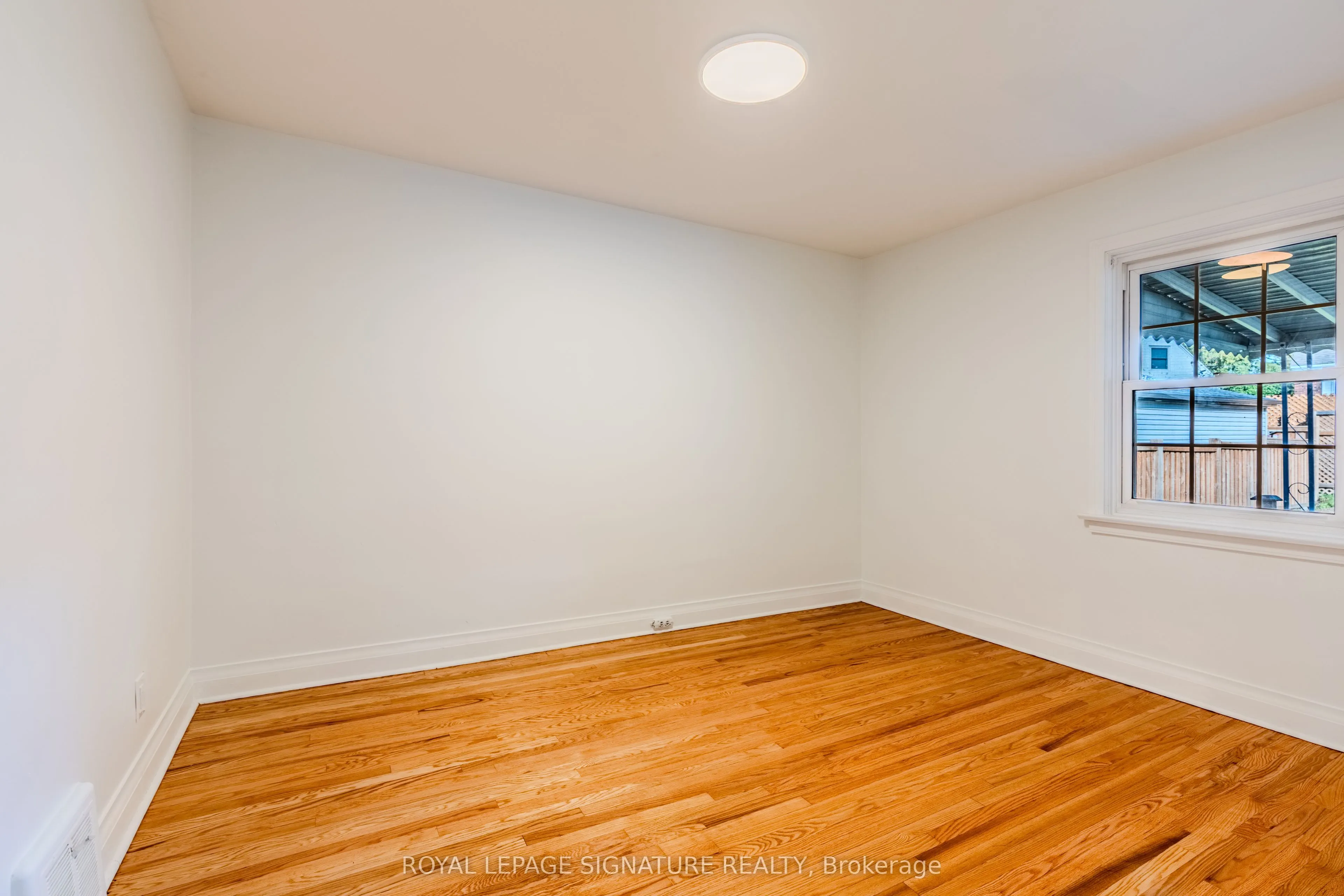 10 Holswade Road