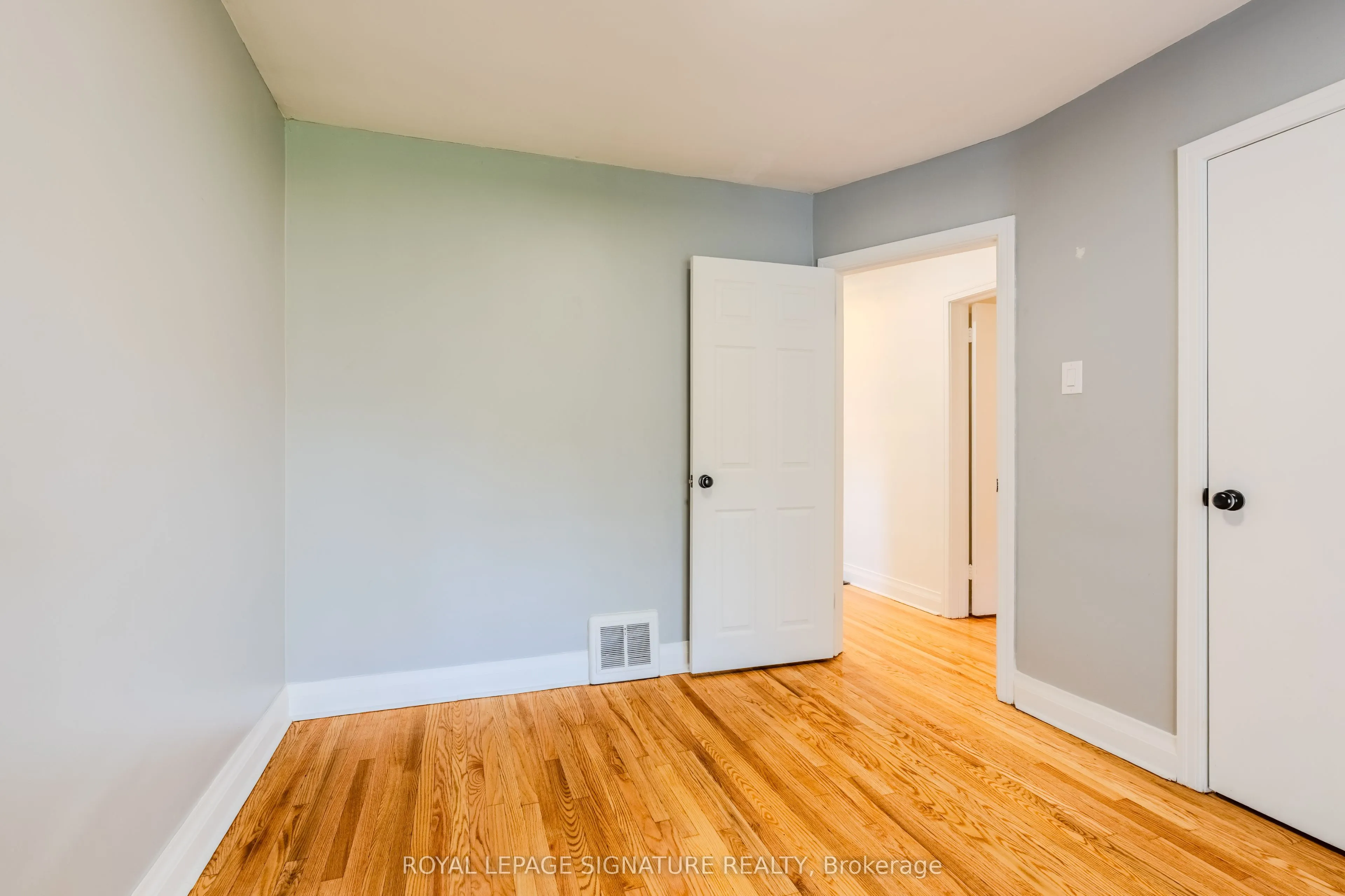 10 Holswade Road