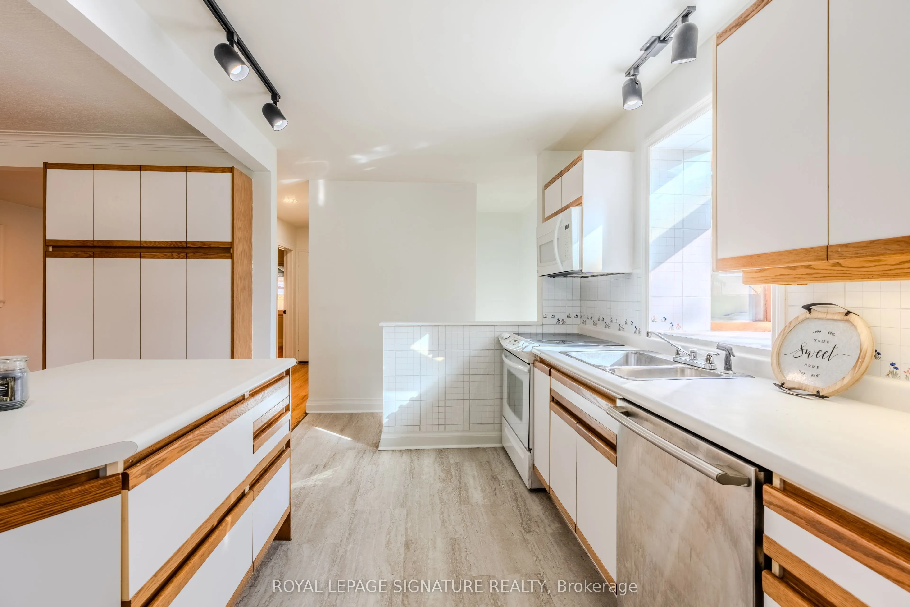 10 Holswade Road