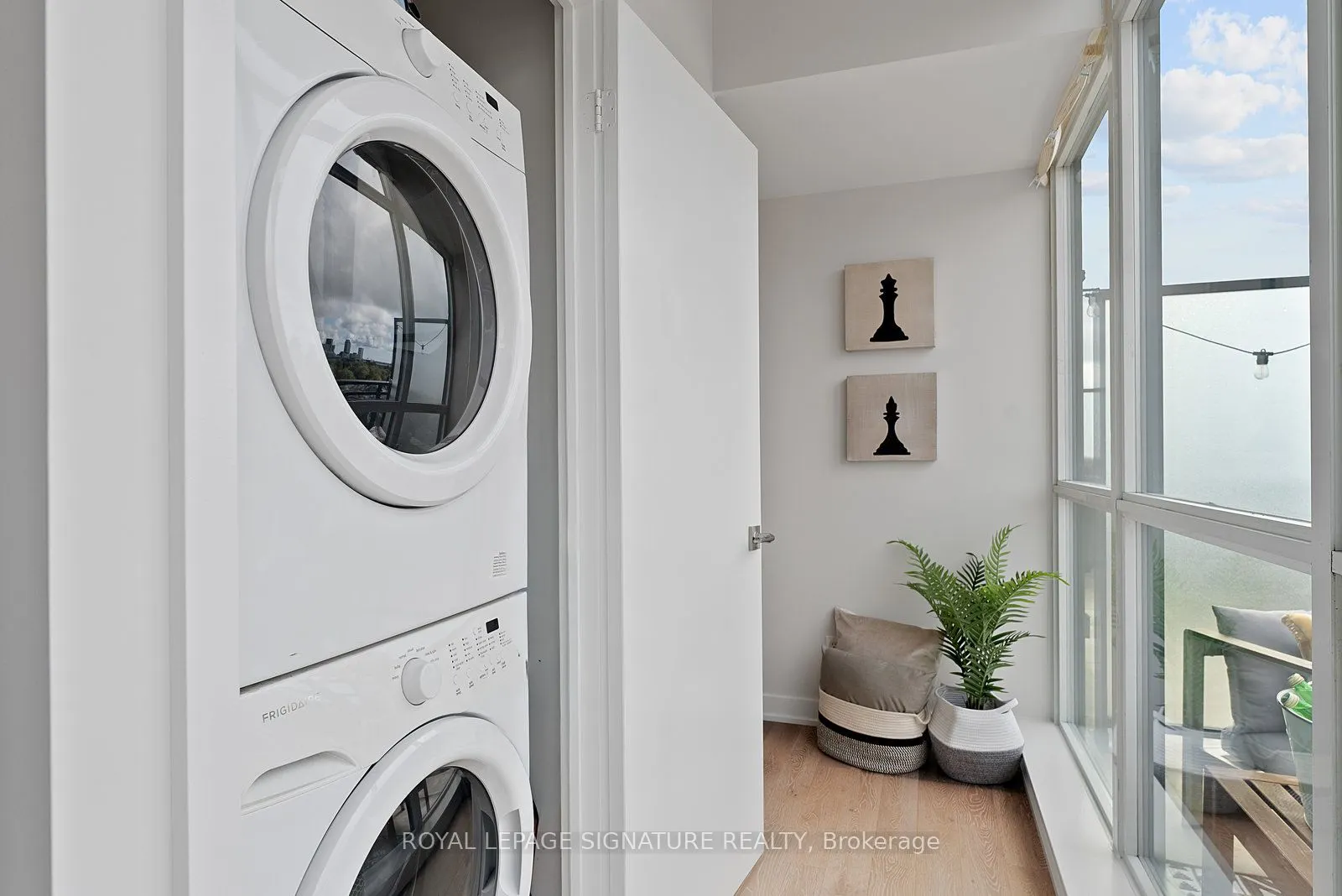 1190 Dundas Street E, #1021