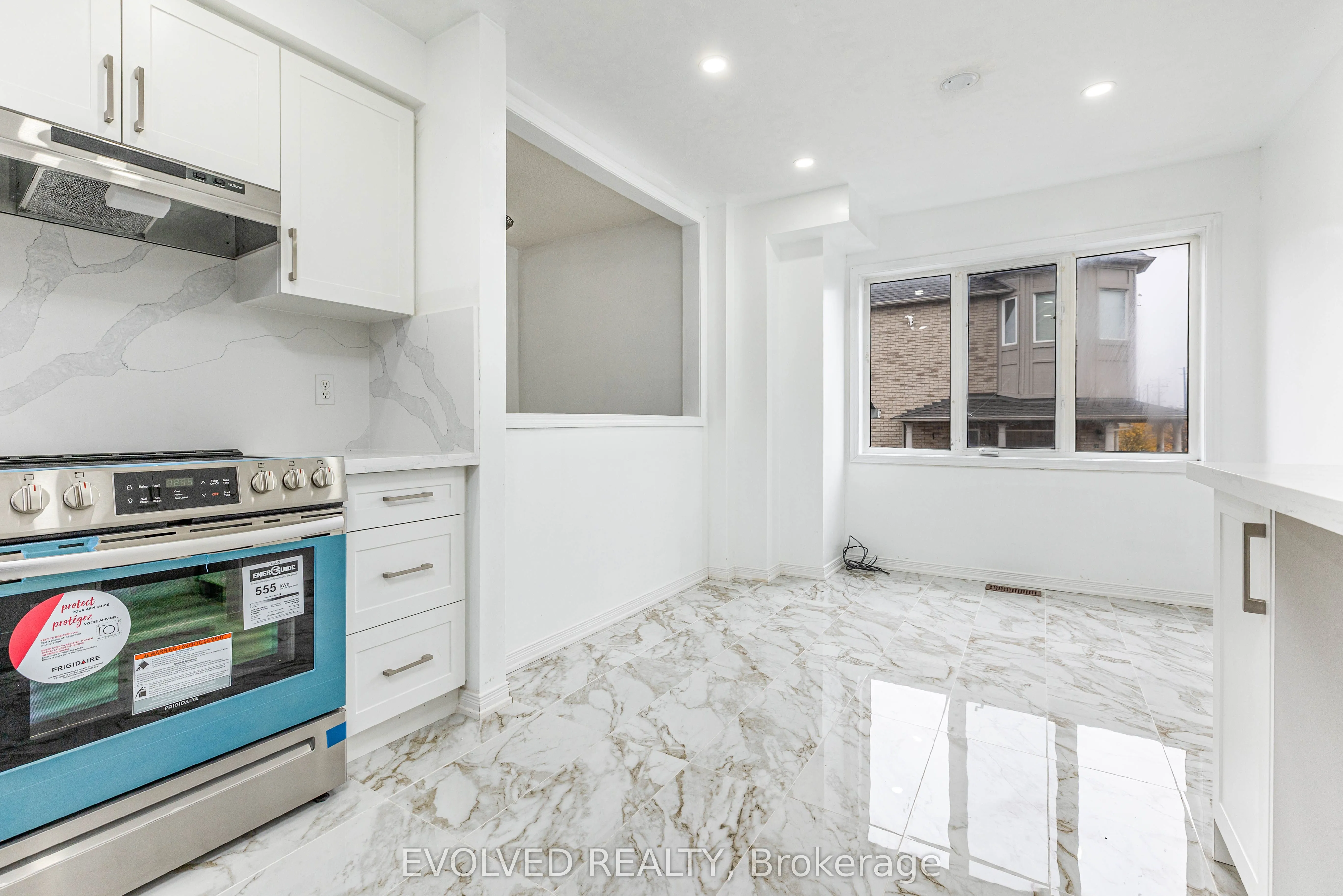 1075 Ellesmere Road, #84