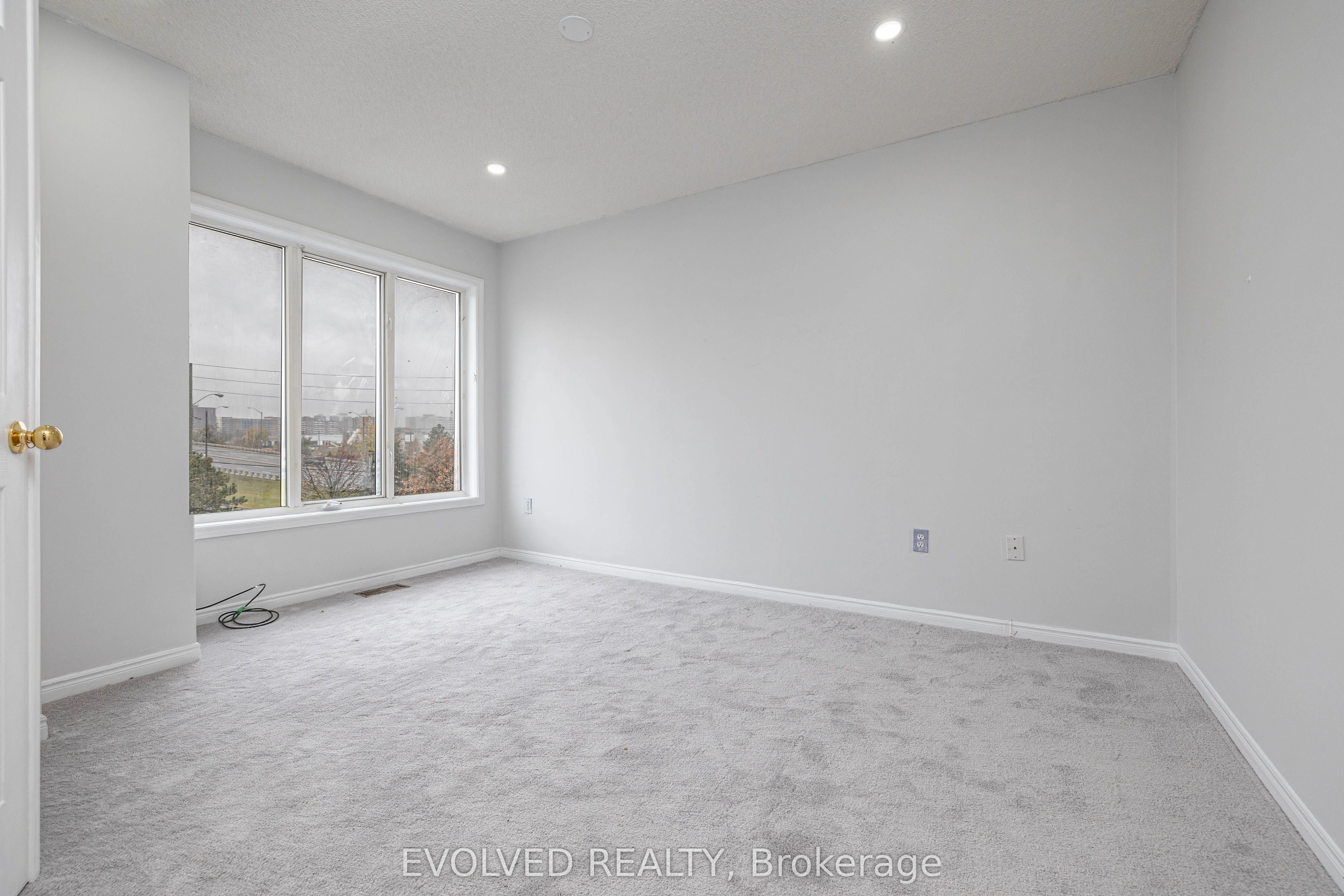 1075 Ellesmere Road, #84