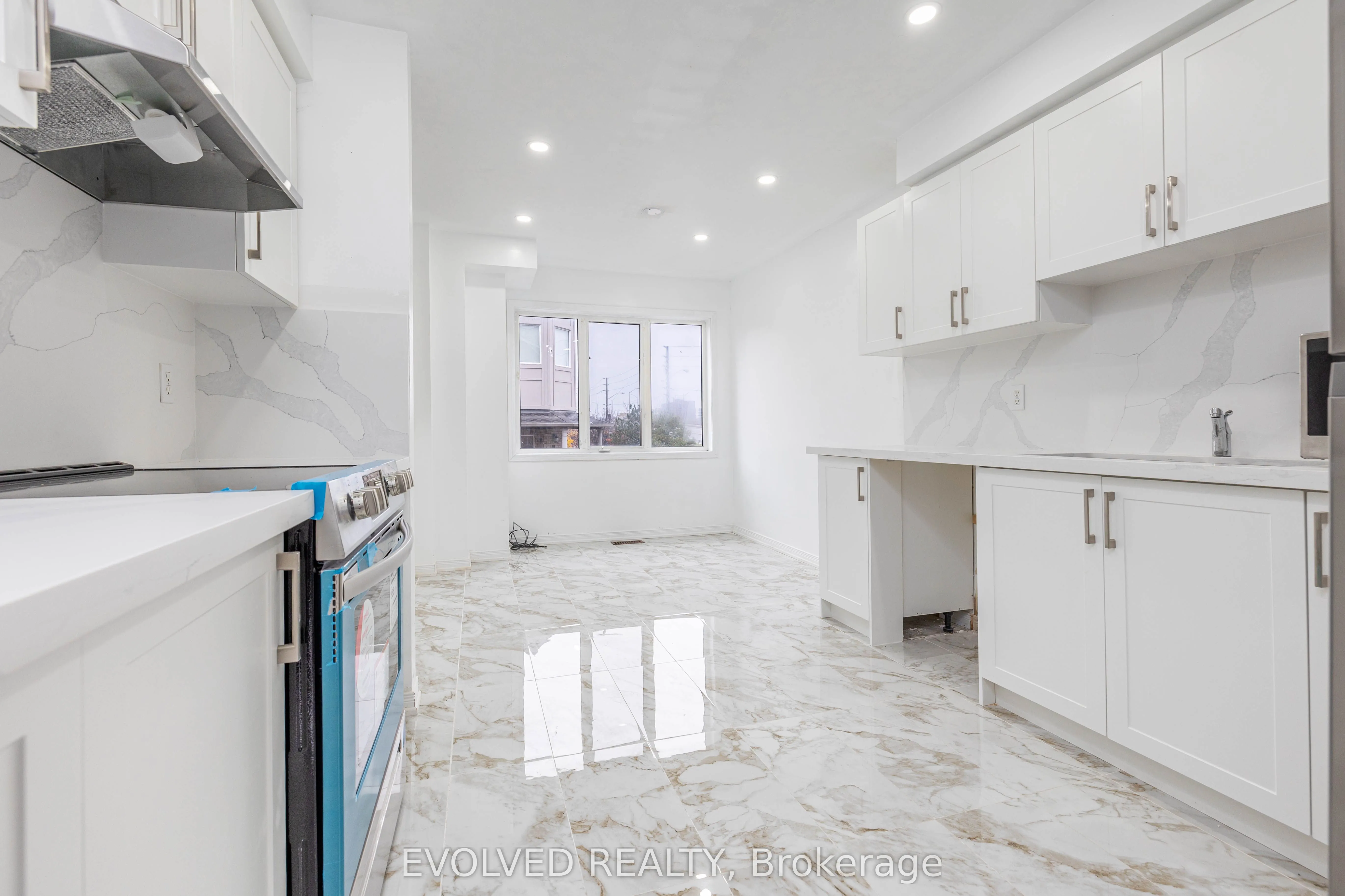 1075 Ellesmere Road, #84
