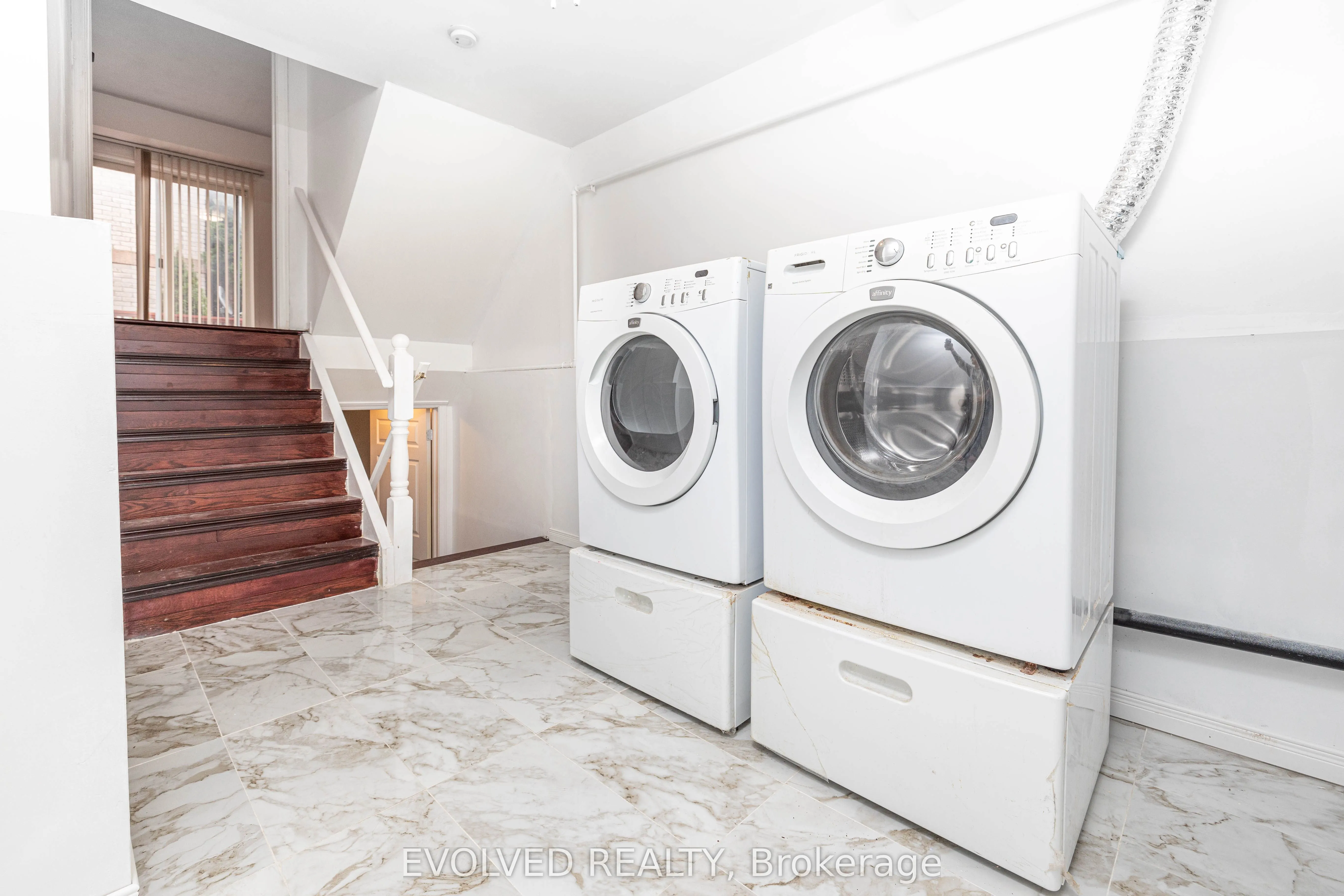 1075 Ellesmere Road, #84