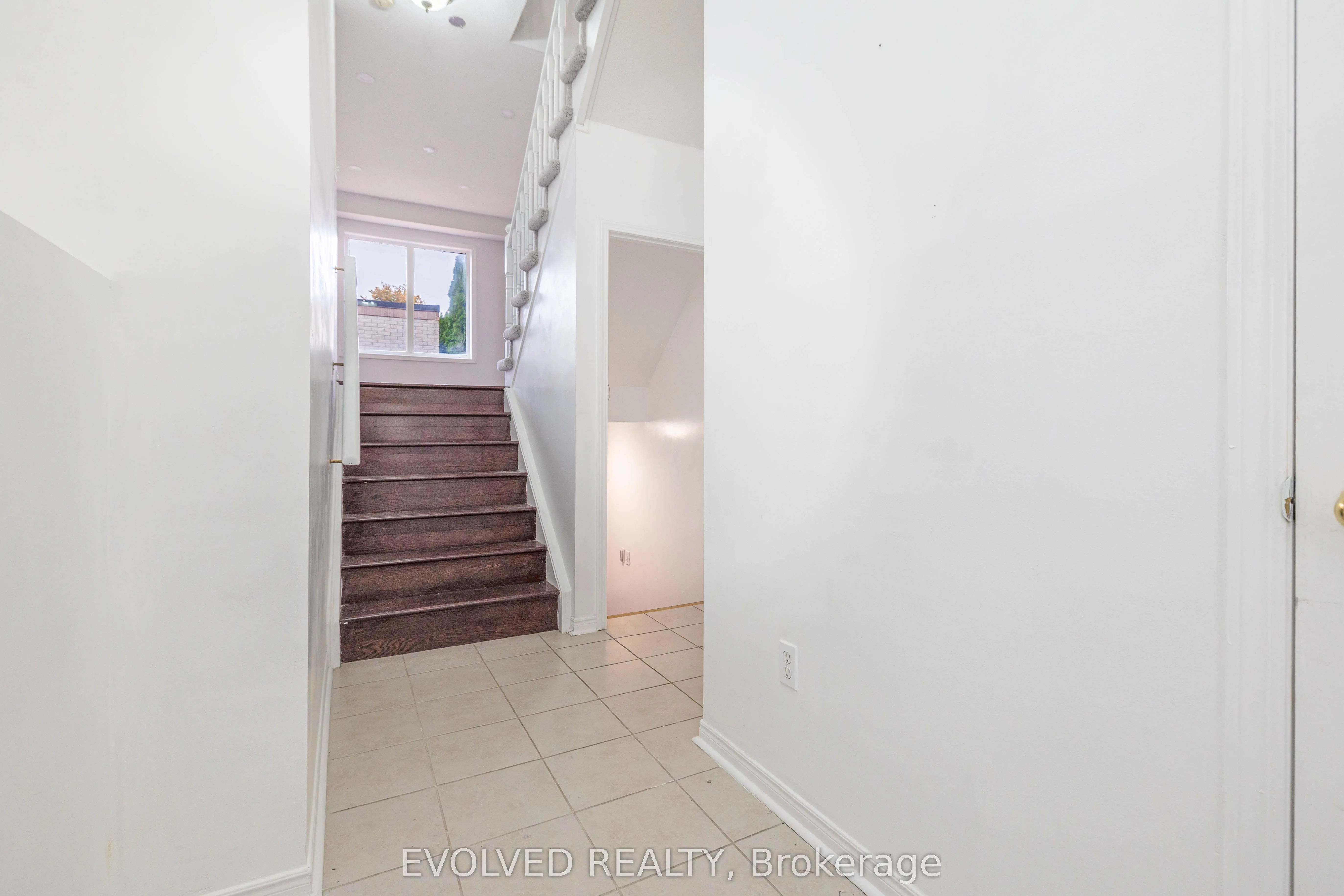 1075 Ellesmere Road, #84