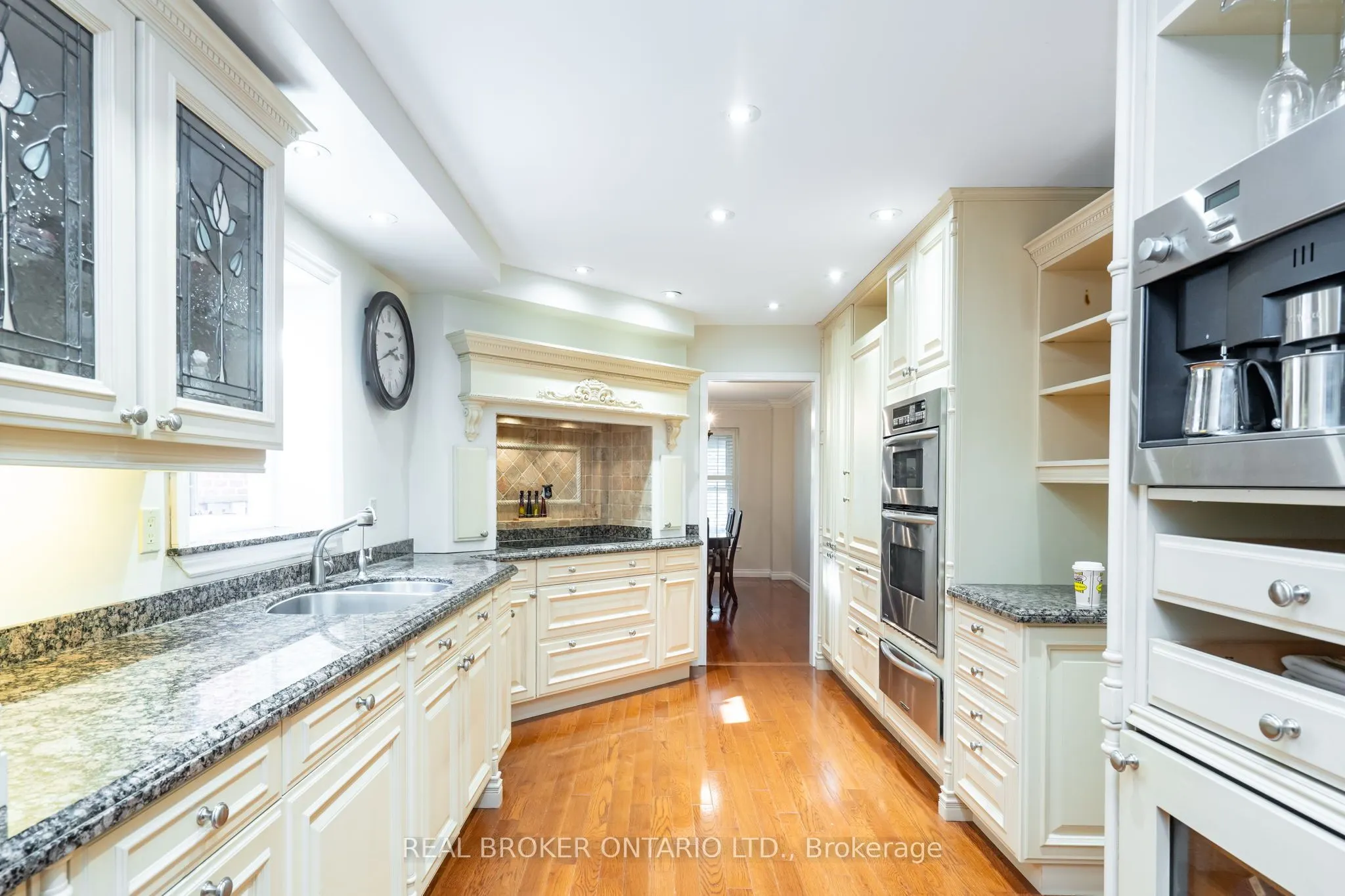 972 Gablehurst Crescent