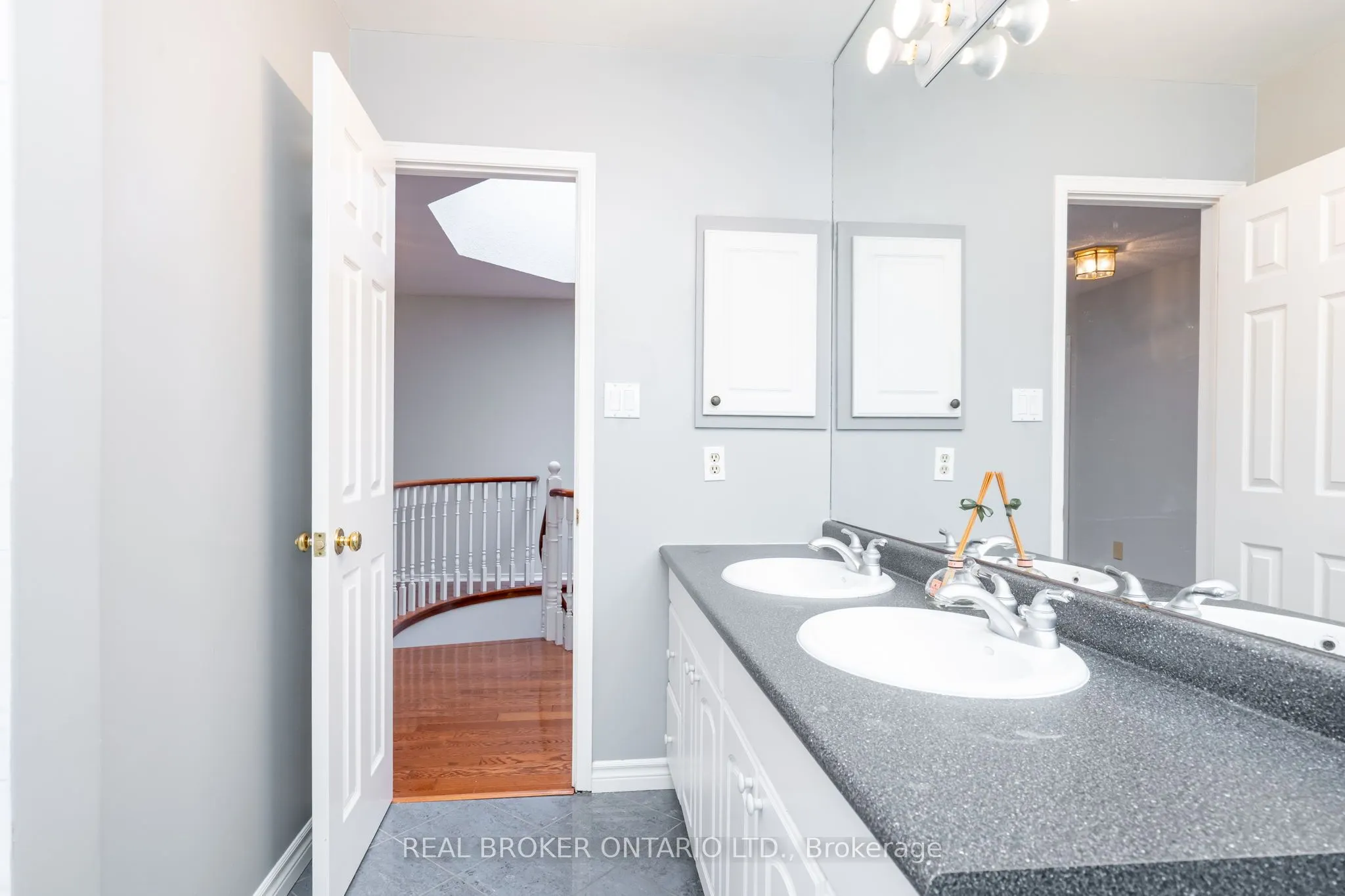 972 Gablehurst Crescent
