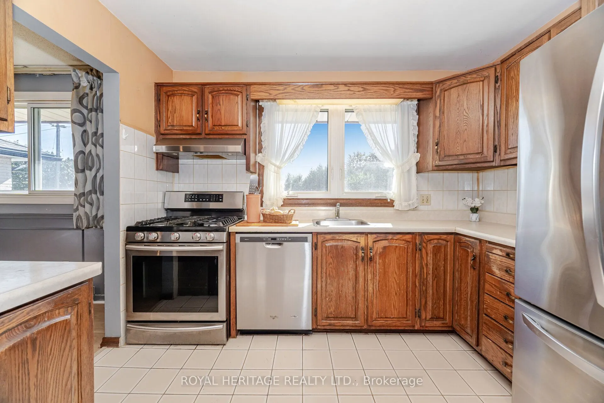 369 Carnaby Court
