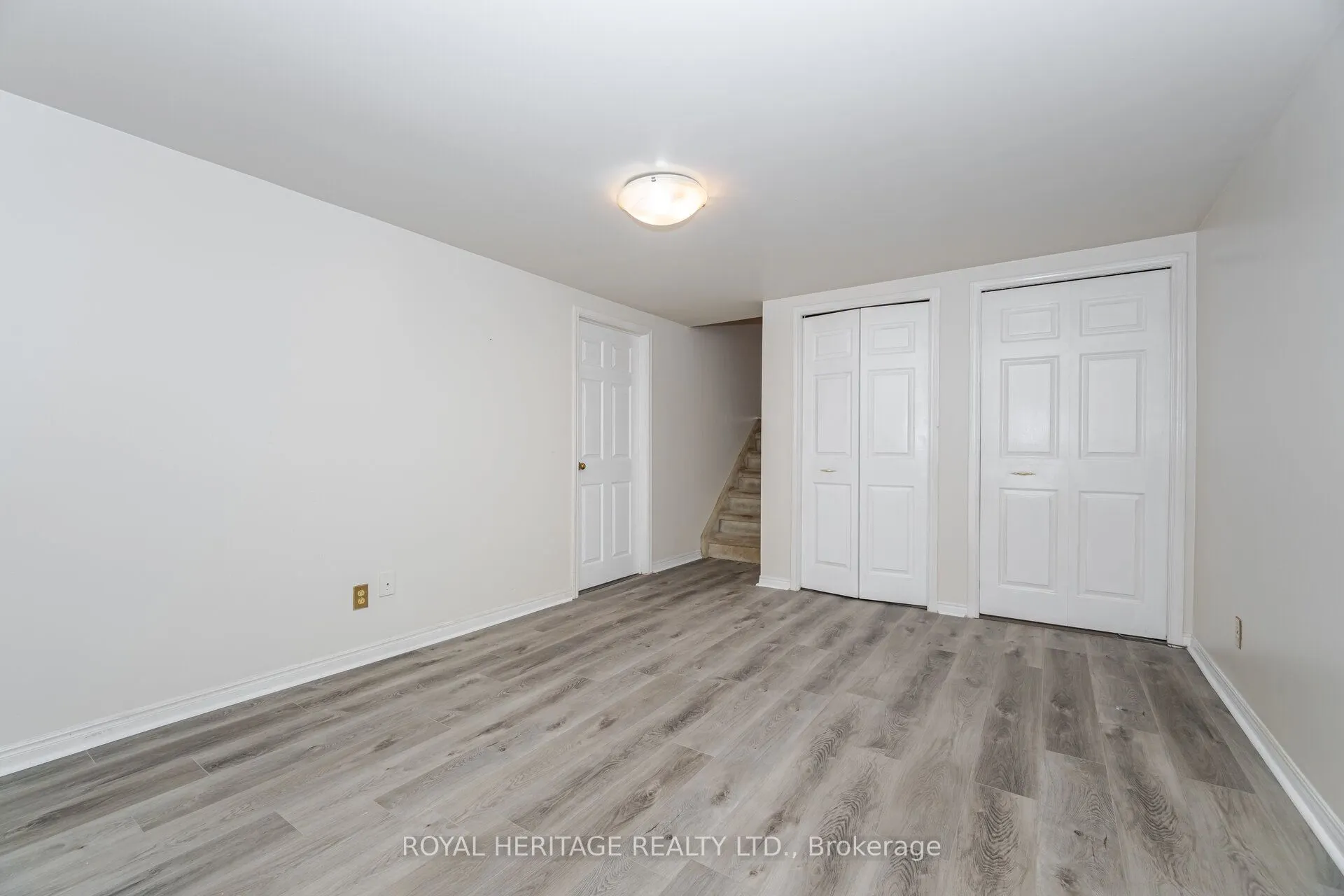 369 Carnaby Court