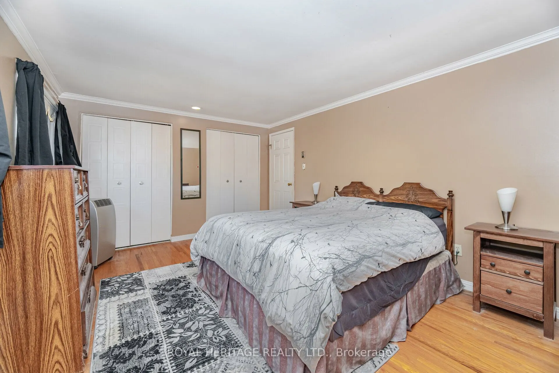 369 Carnaby Court
