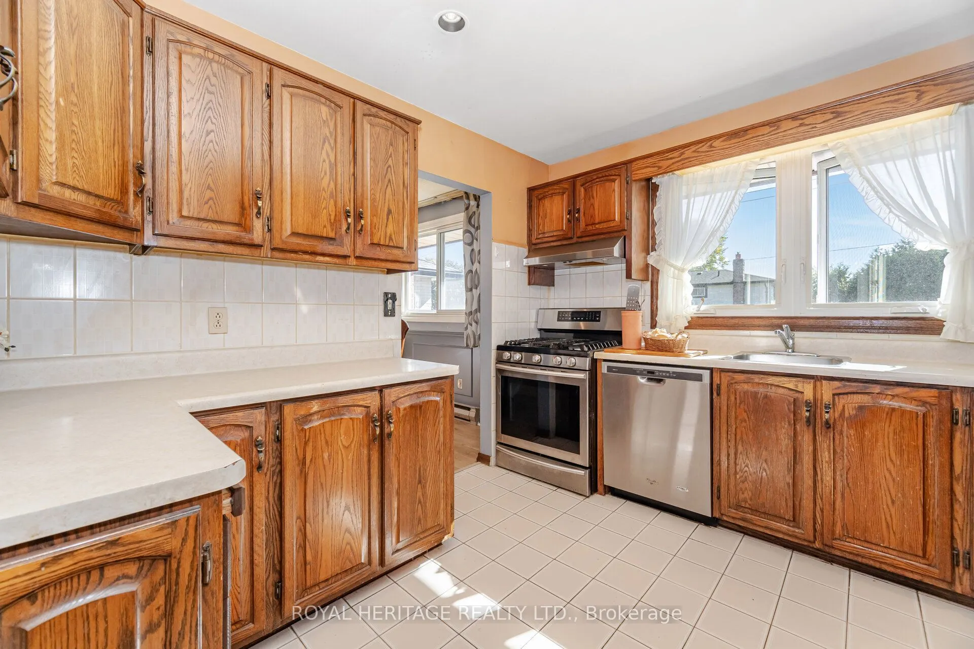 369 Carnaby Court