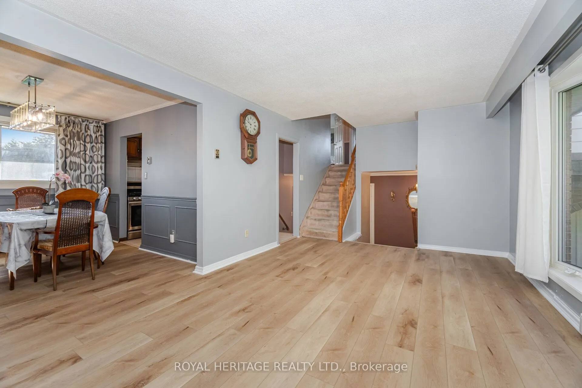 369 Carnaby Court