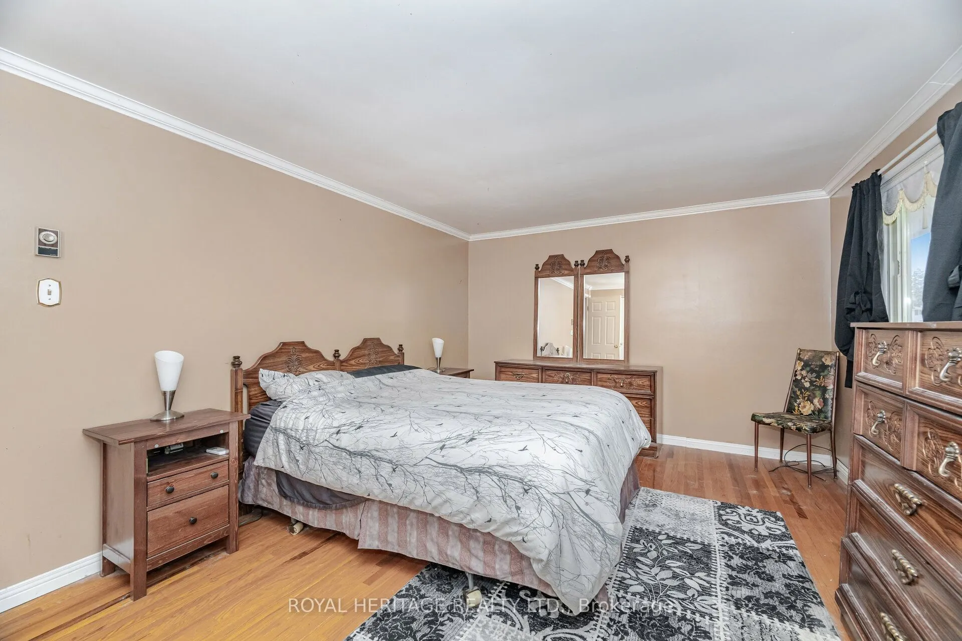 369 Carnaby Court