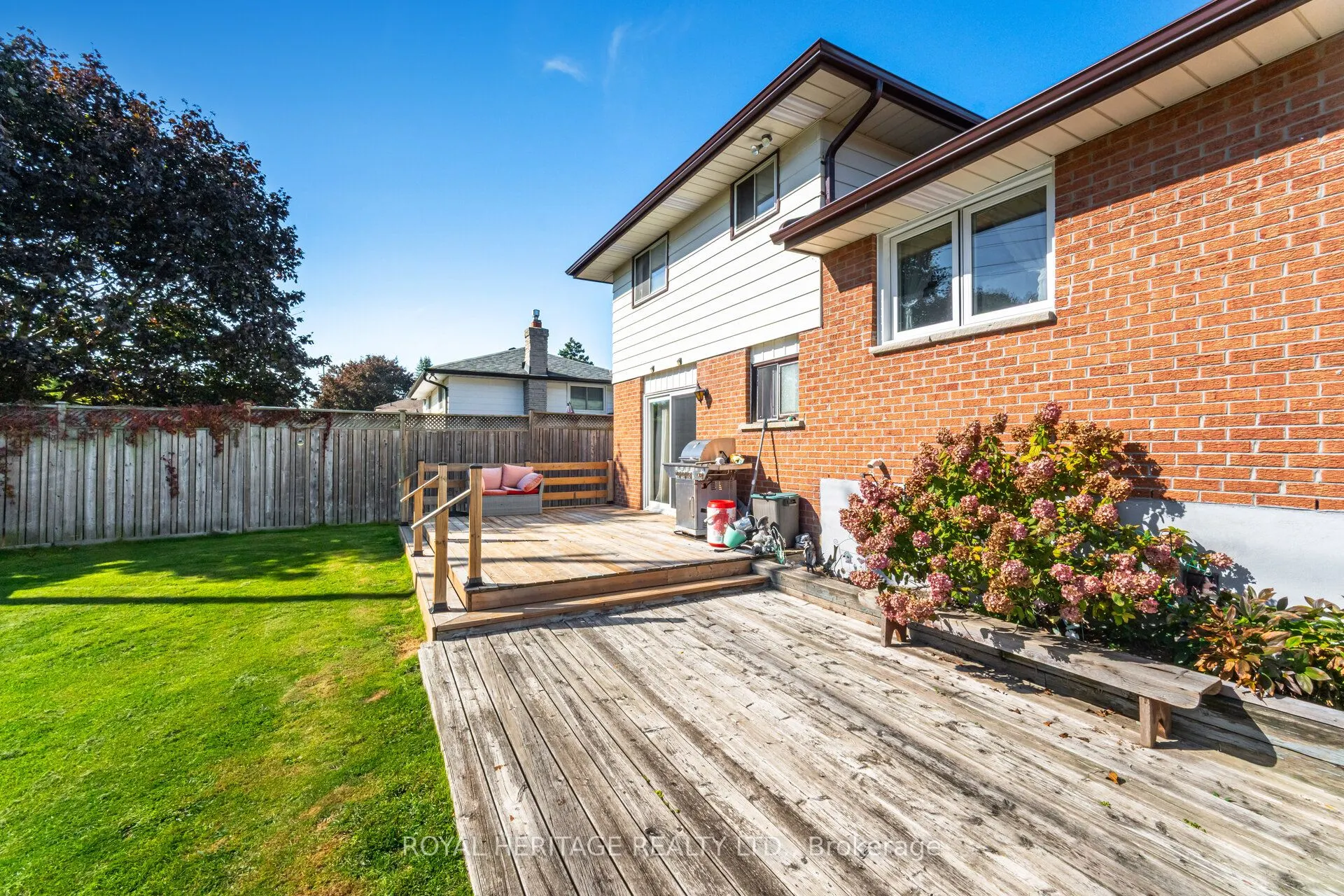 369 Carnaby Court