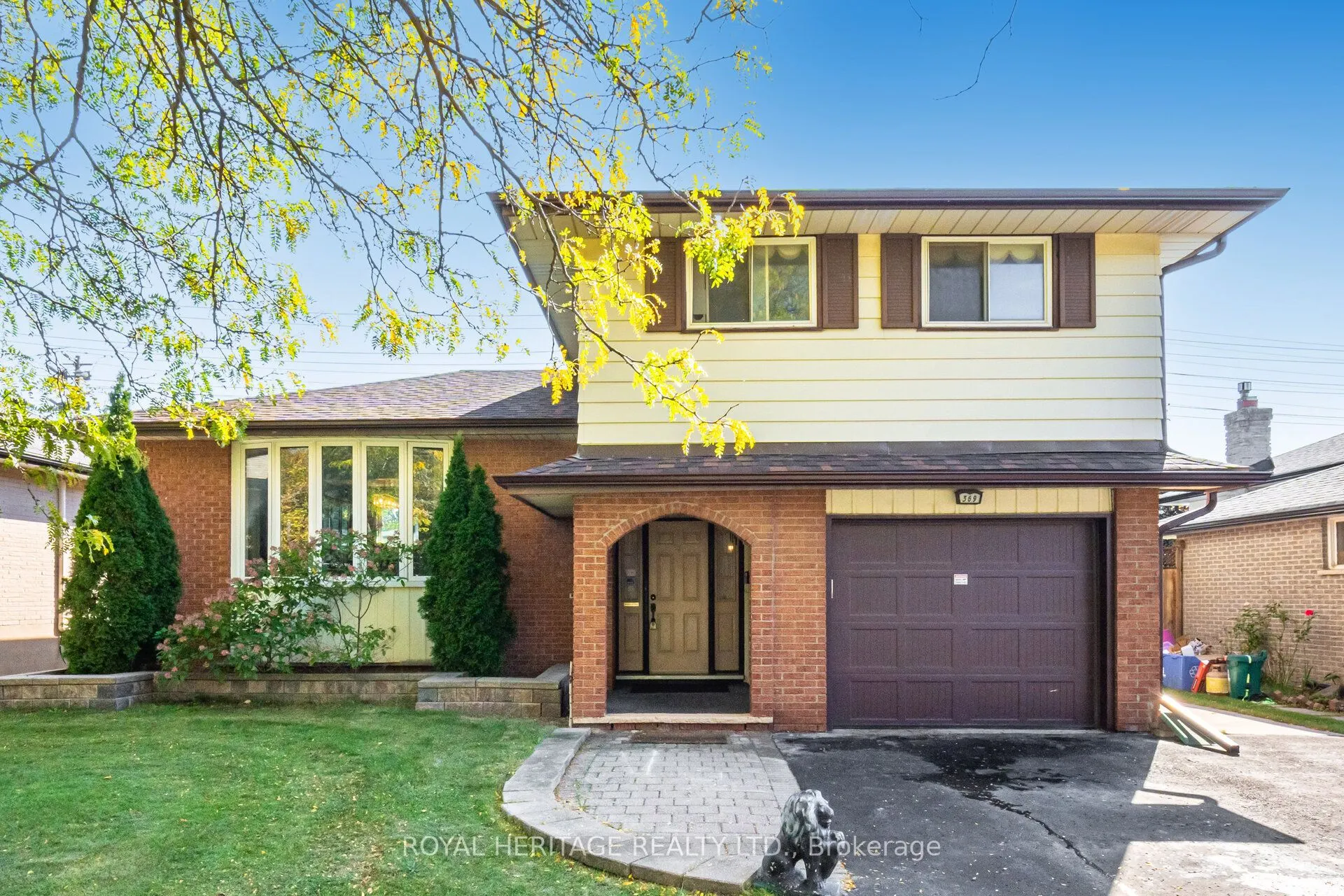 369 Carnaby Court