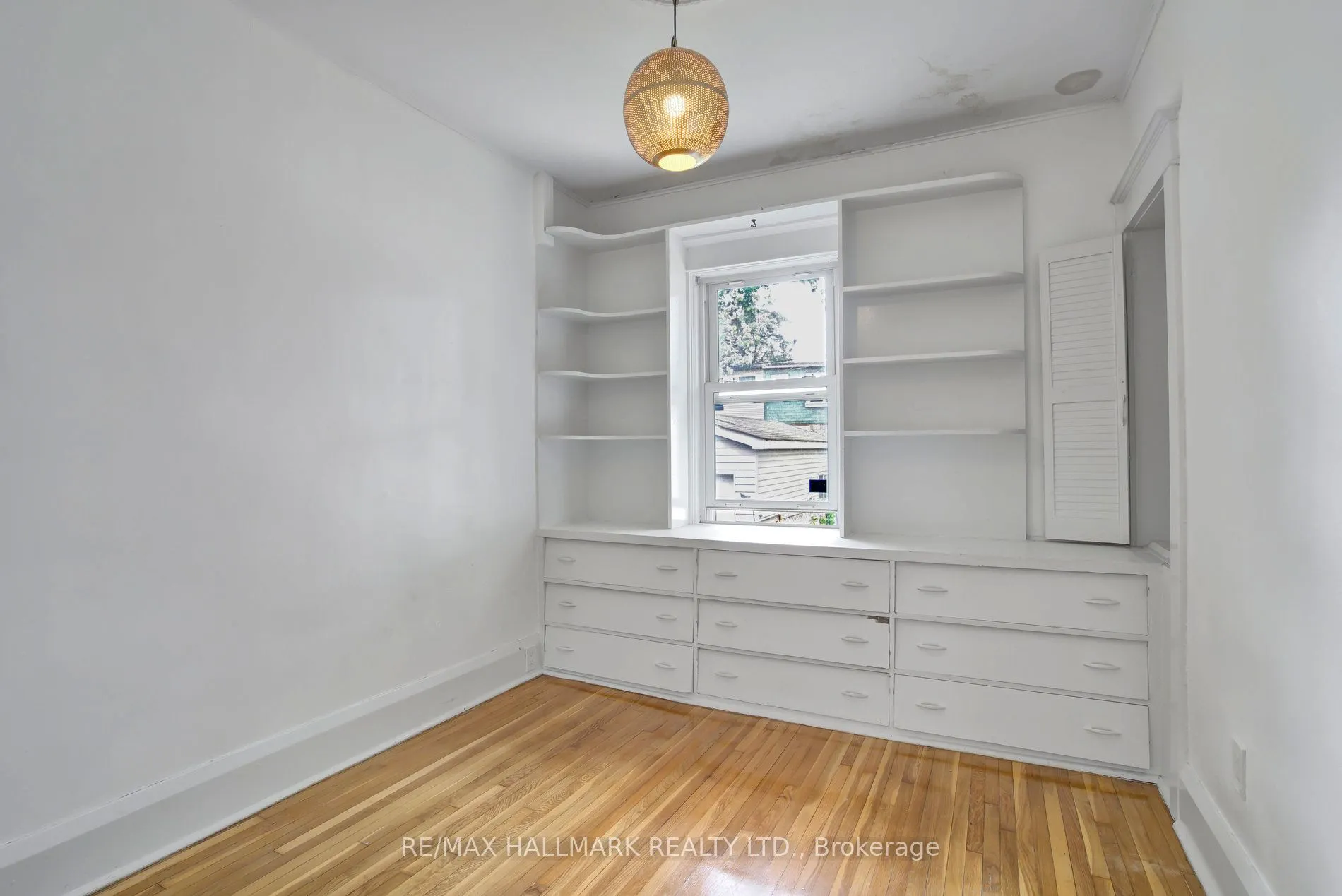 9 Costain Avenue