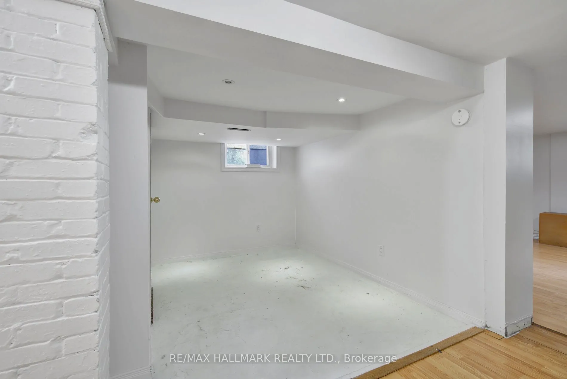 9 Costain Avenue