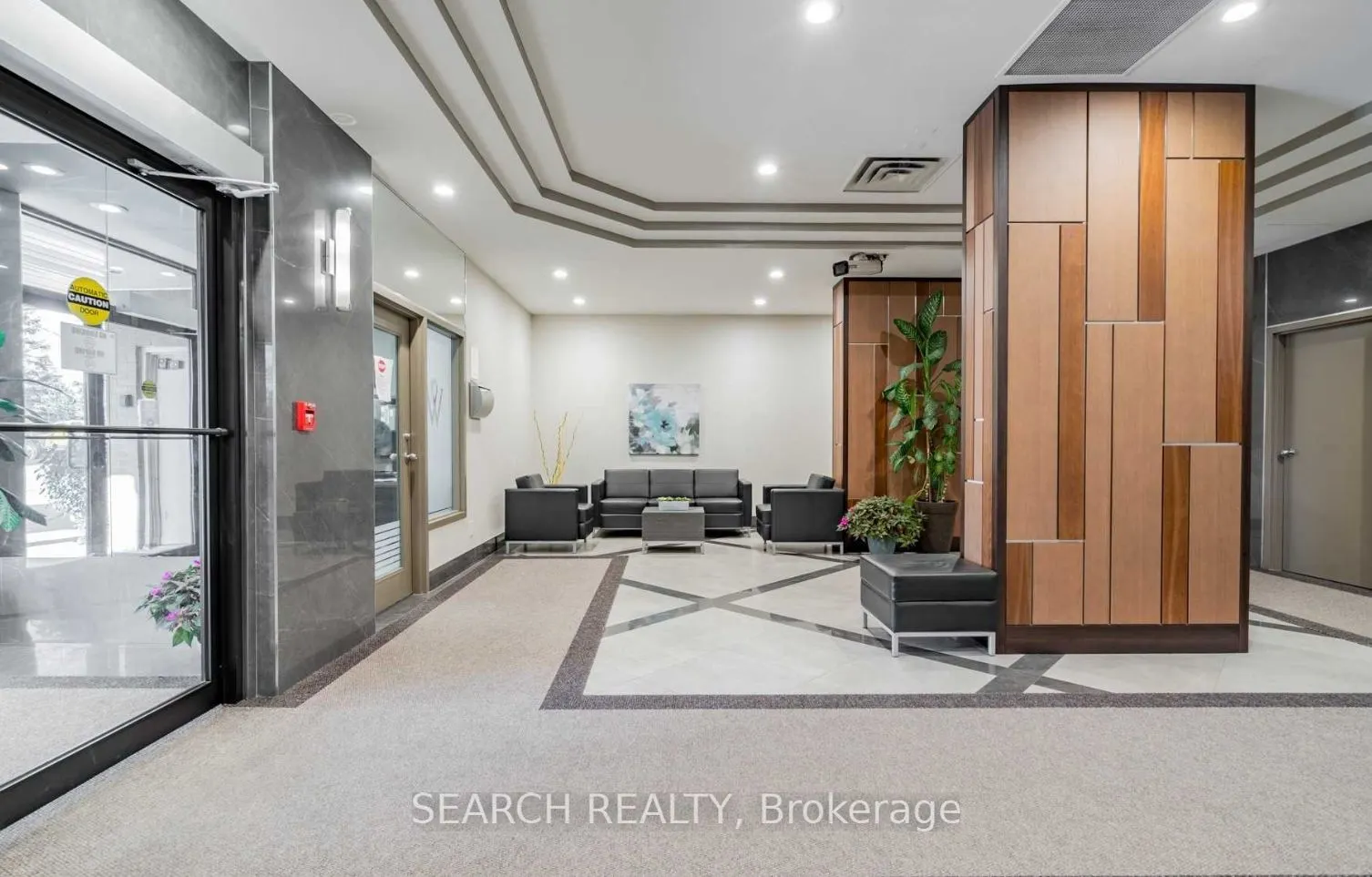 711 Rossland Road E, #505