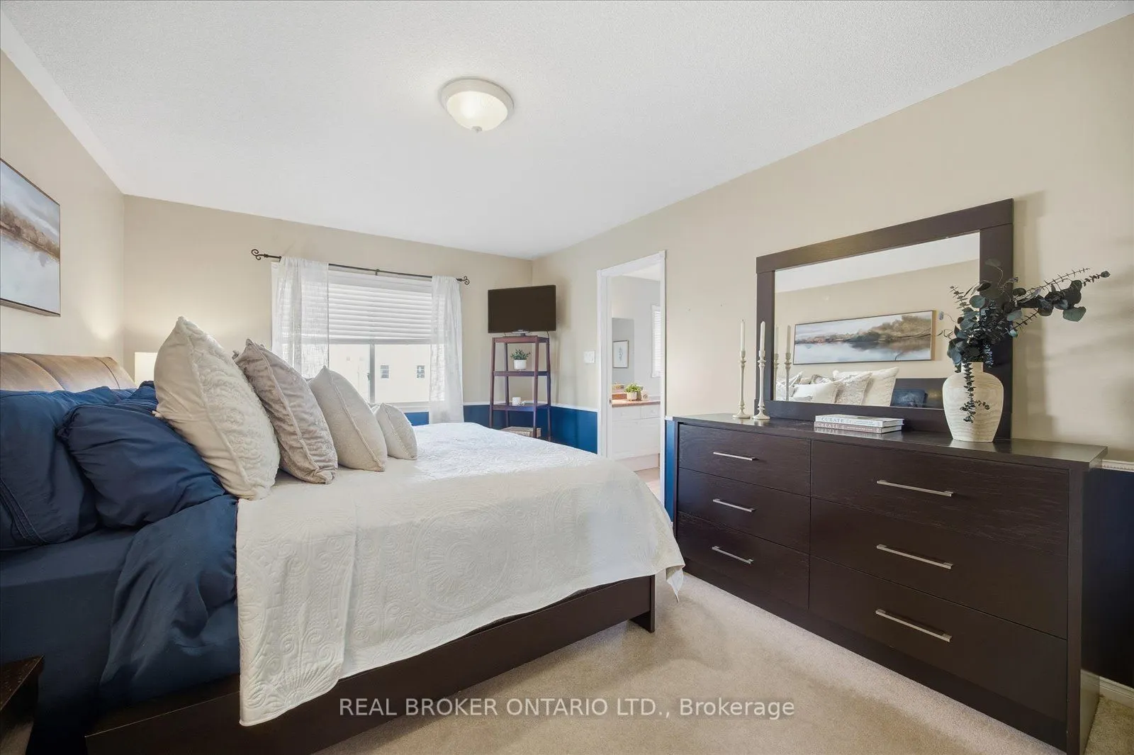 61 Aster Crescent