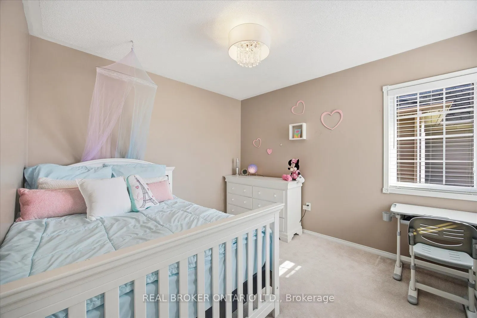 61 Aster Crescent