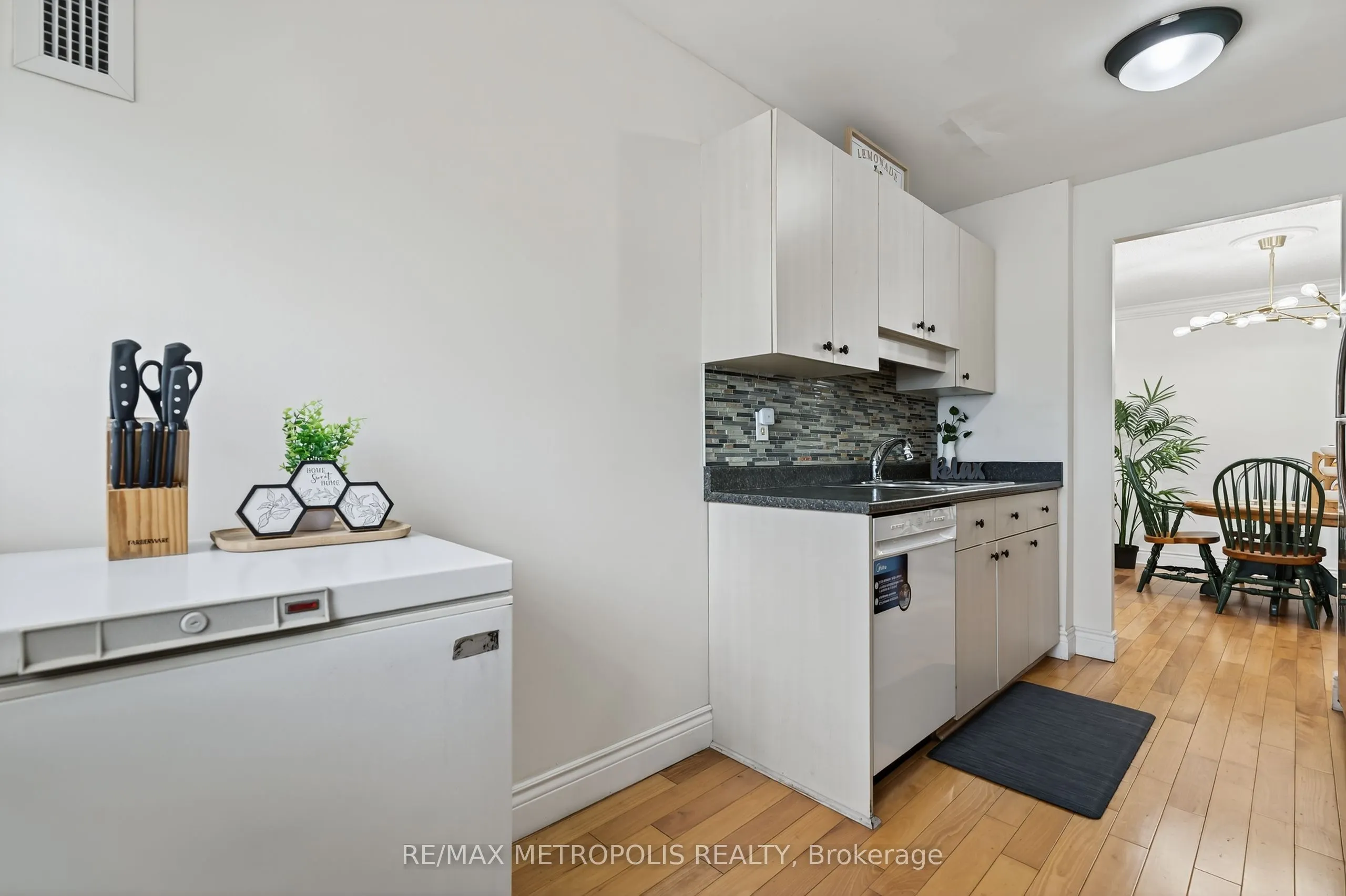 44 Falby Court, #707