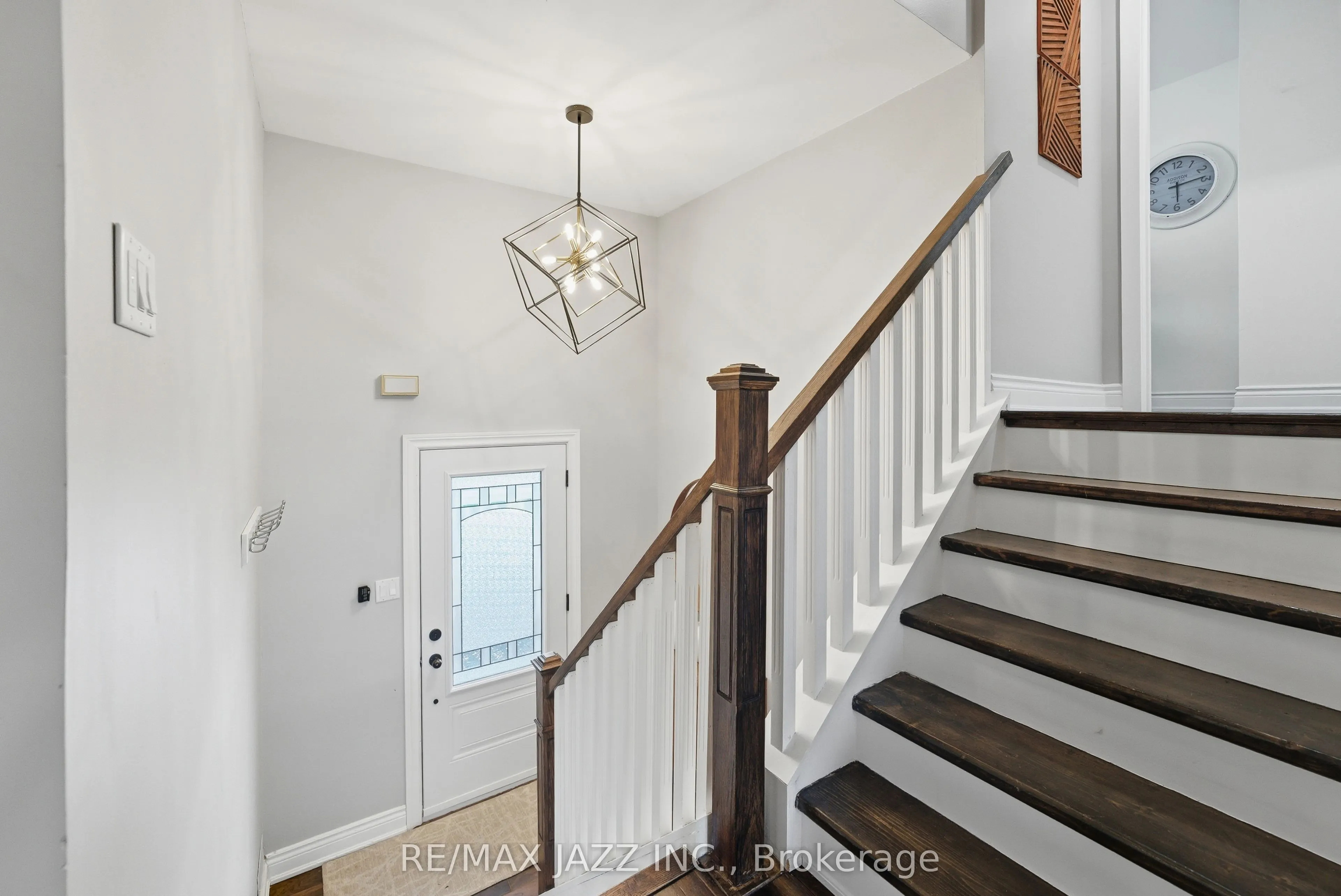 804 Beatrice Street E