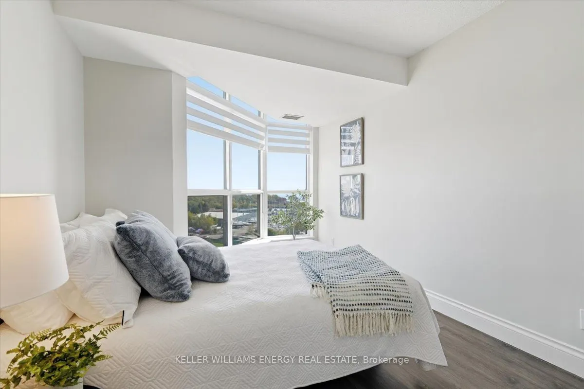 340 Watson Street W, #907