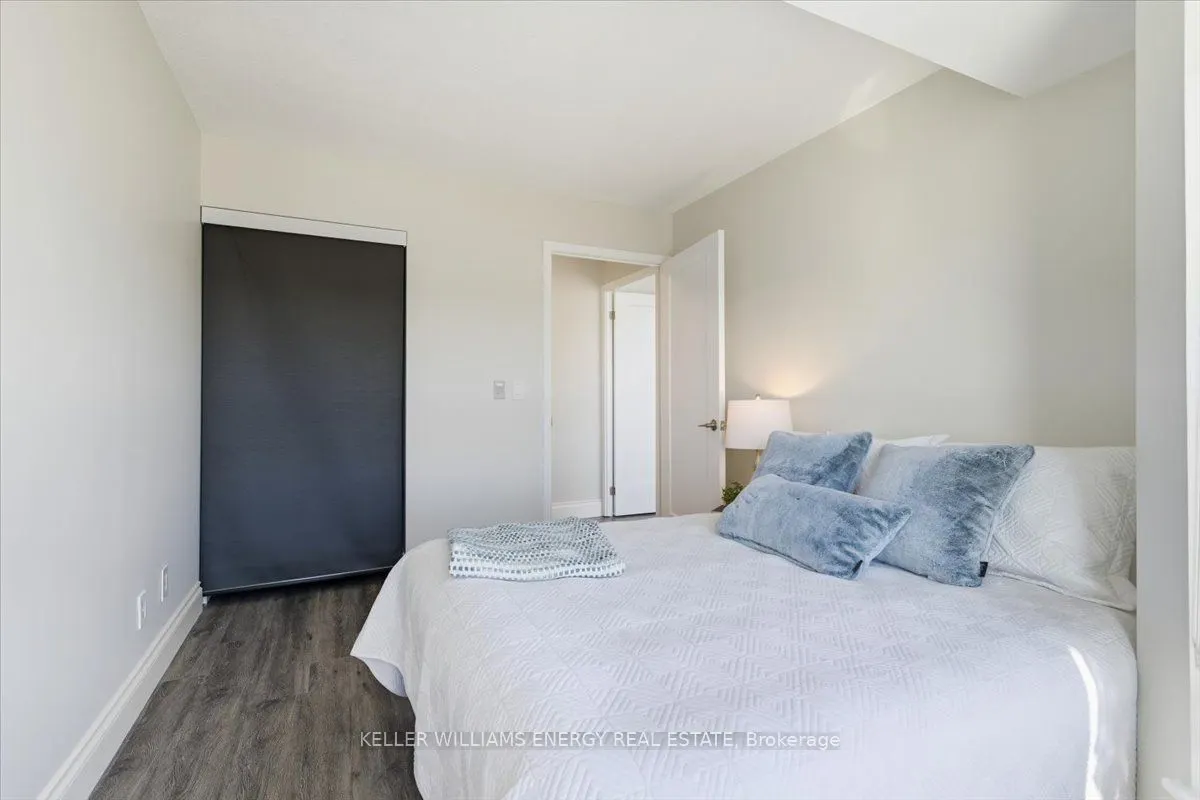 340 Watson Street W, #907