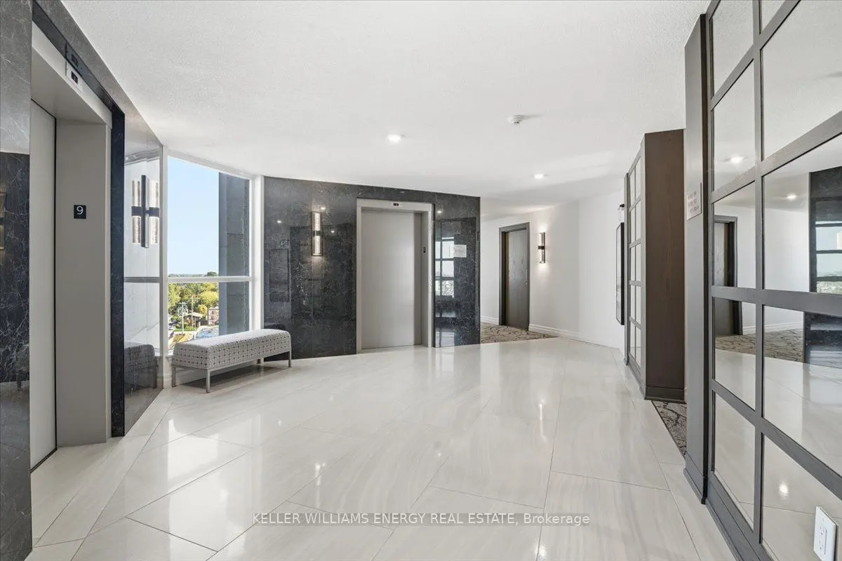 340 Watson Street W, #907