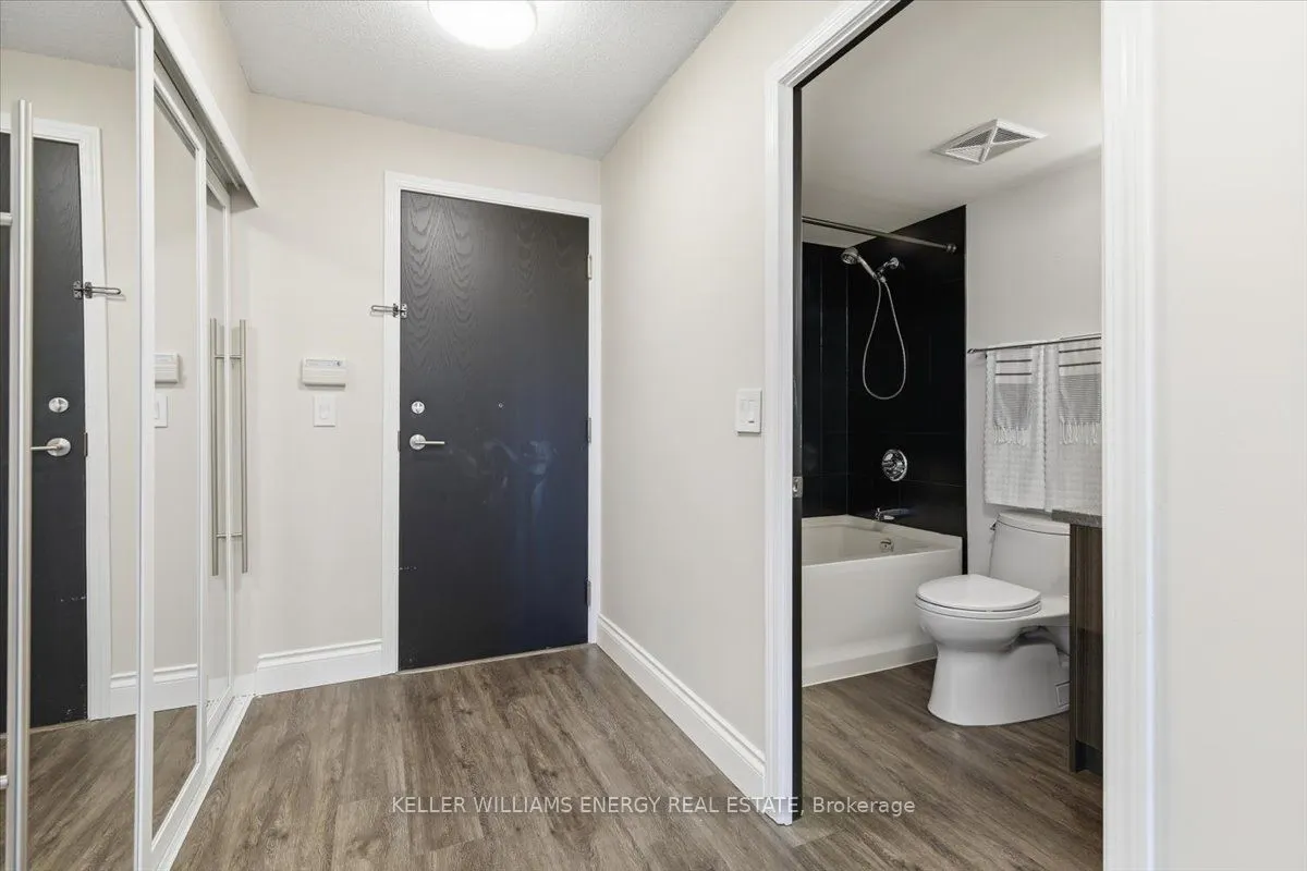 340 Watson Street W, #907