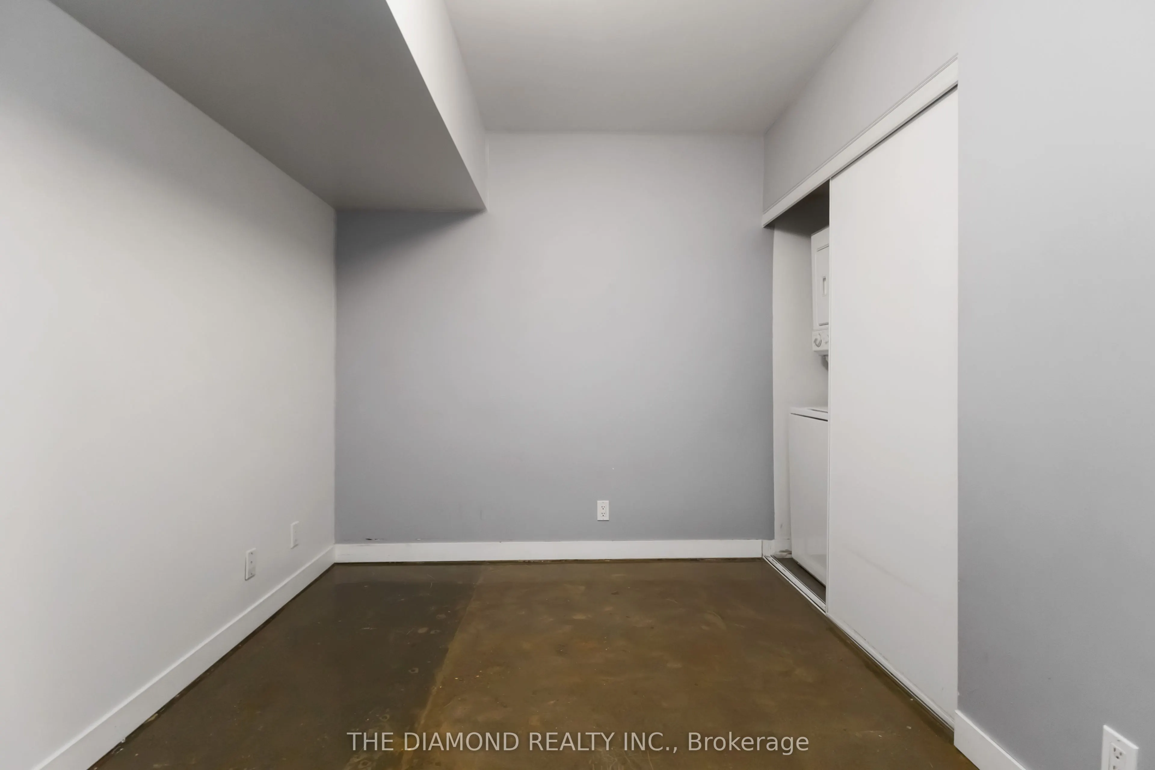 201 Carlaw Avenue, #255