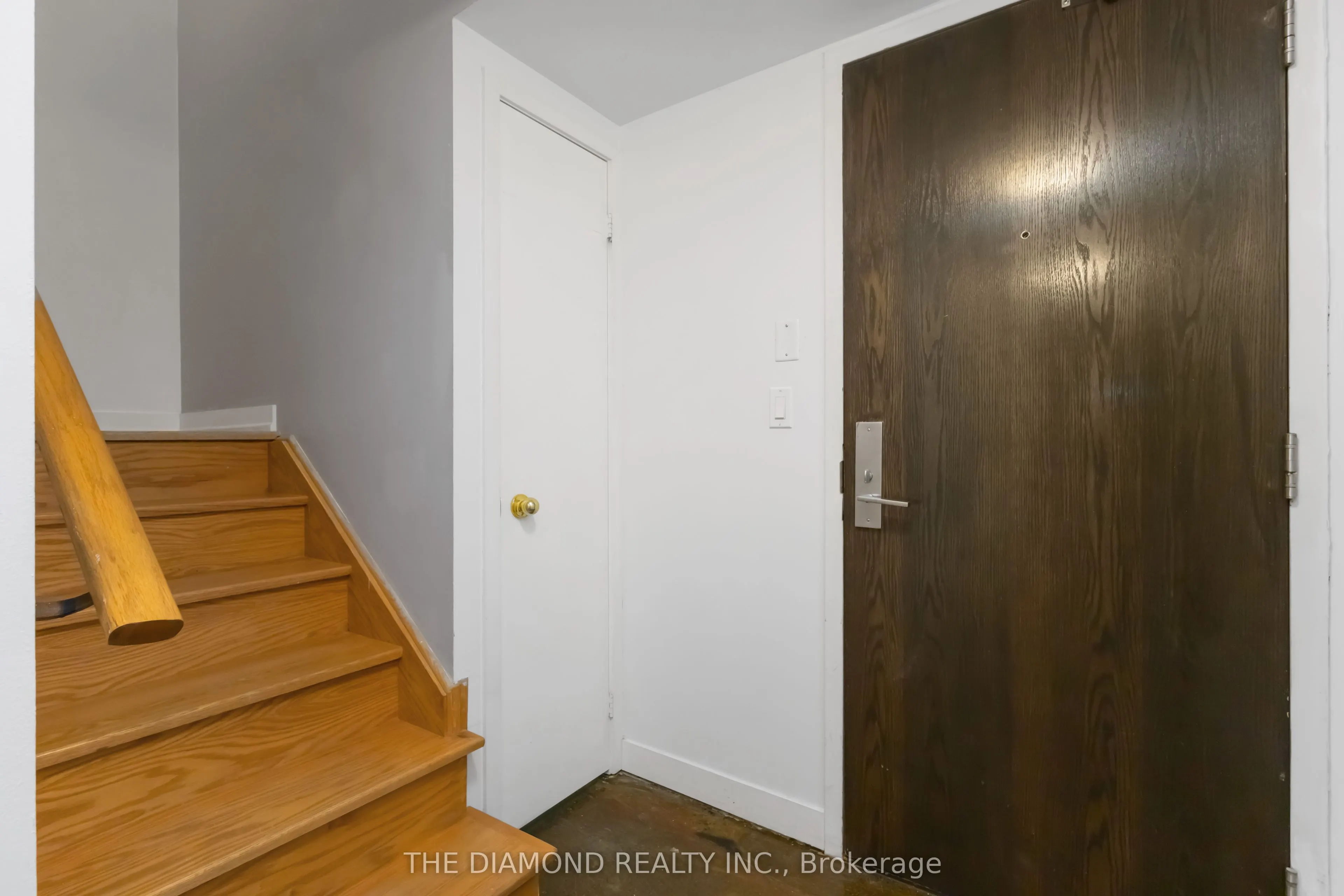 201 Carlaw Avenue, #255