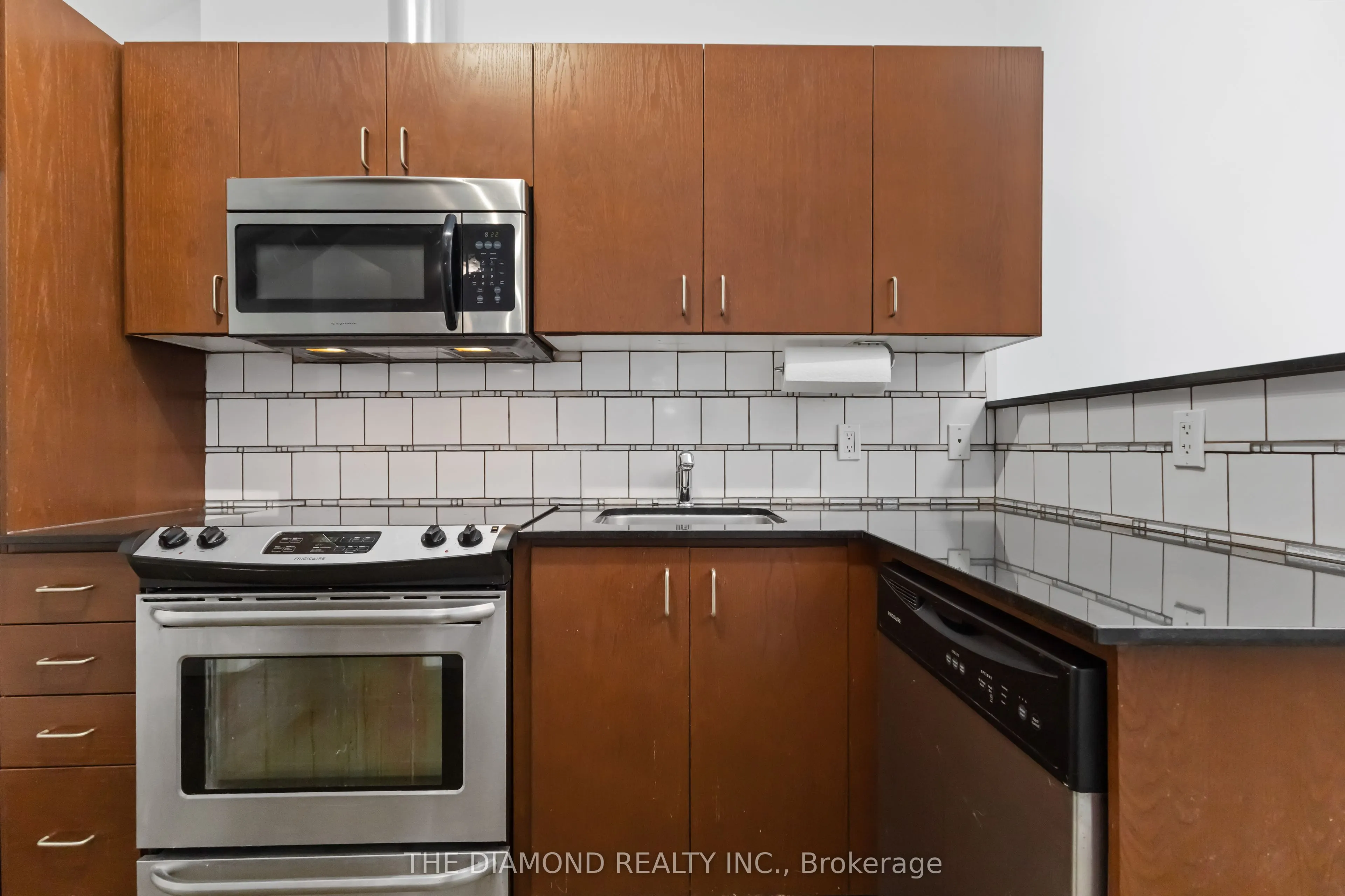 201 Carlaw Avenue, #255