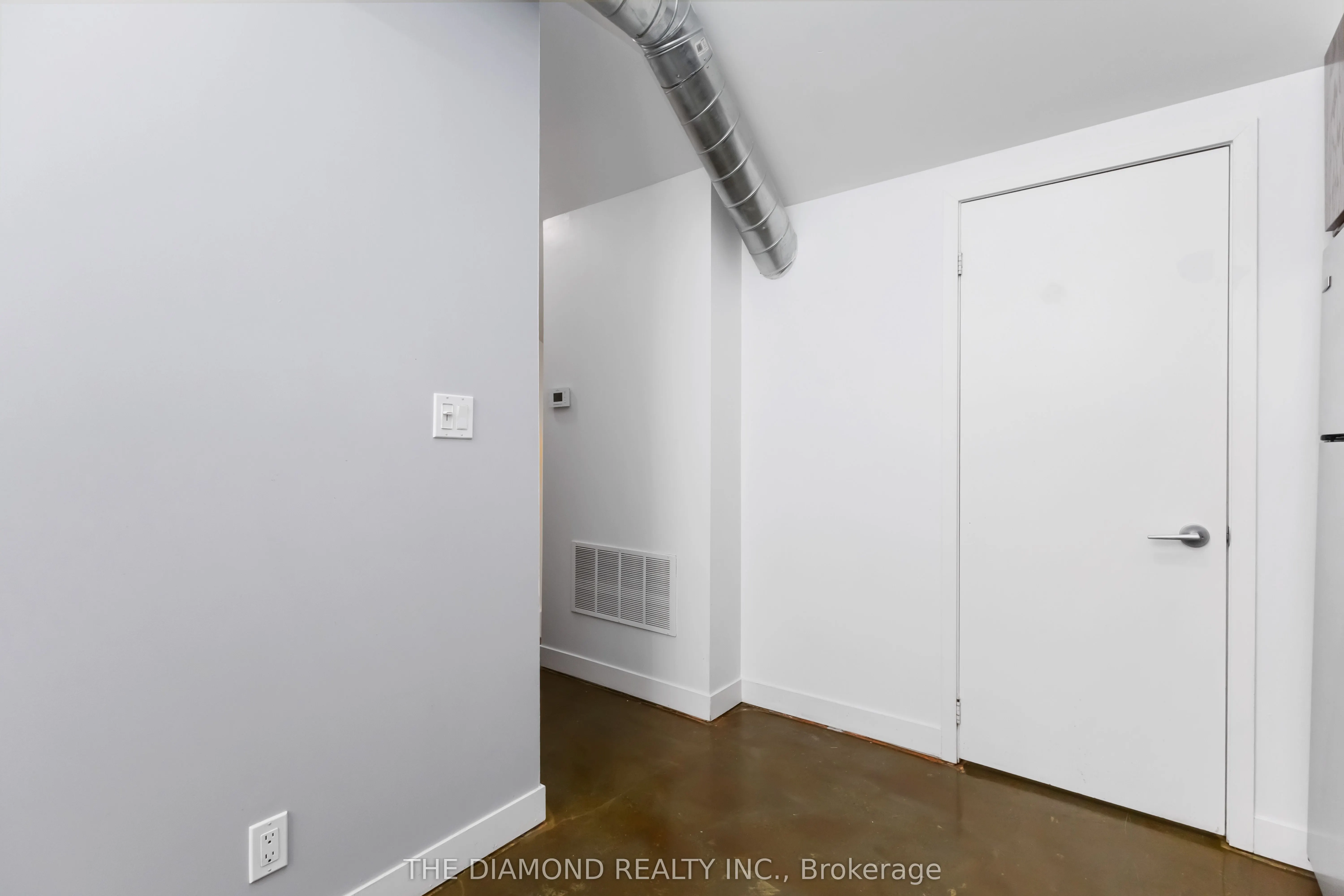 201 Carlaw Avenue, #255