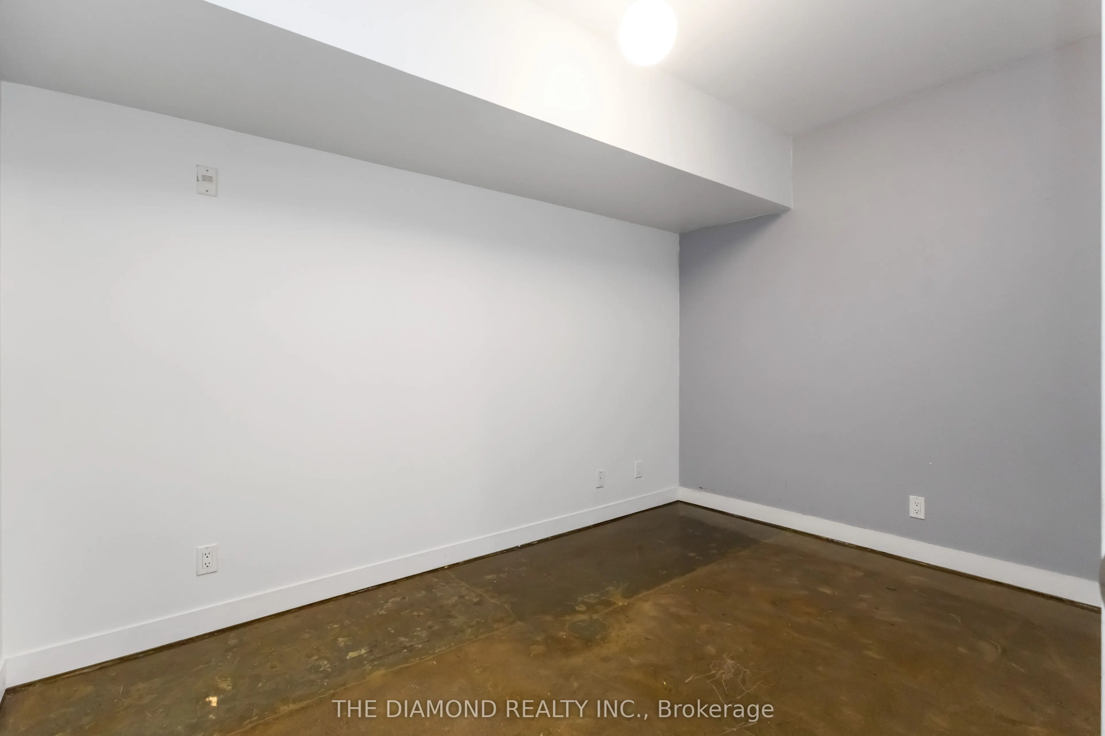 201 Carlaw Avenue, #255