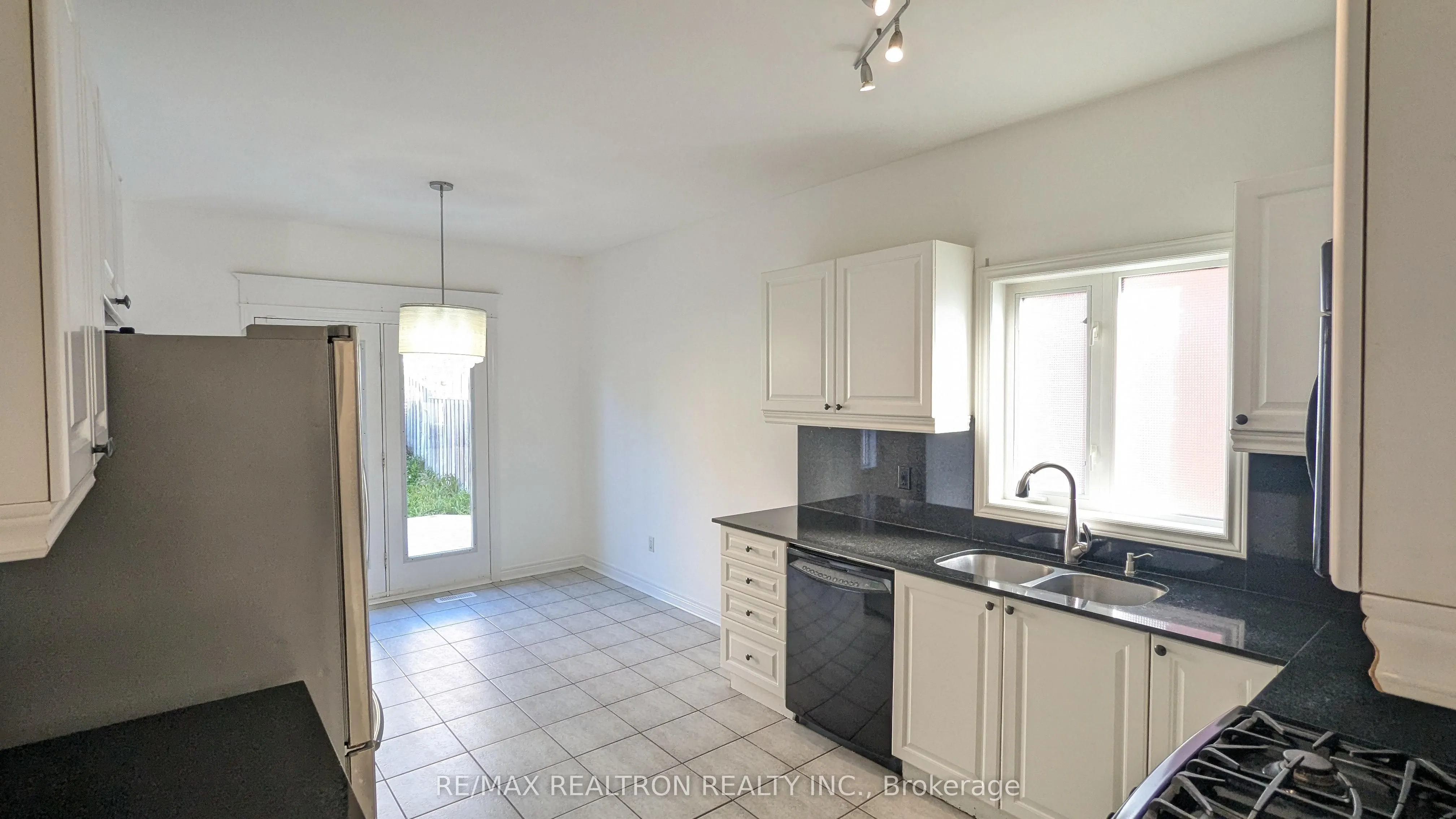 4 Pitfield Avenue