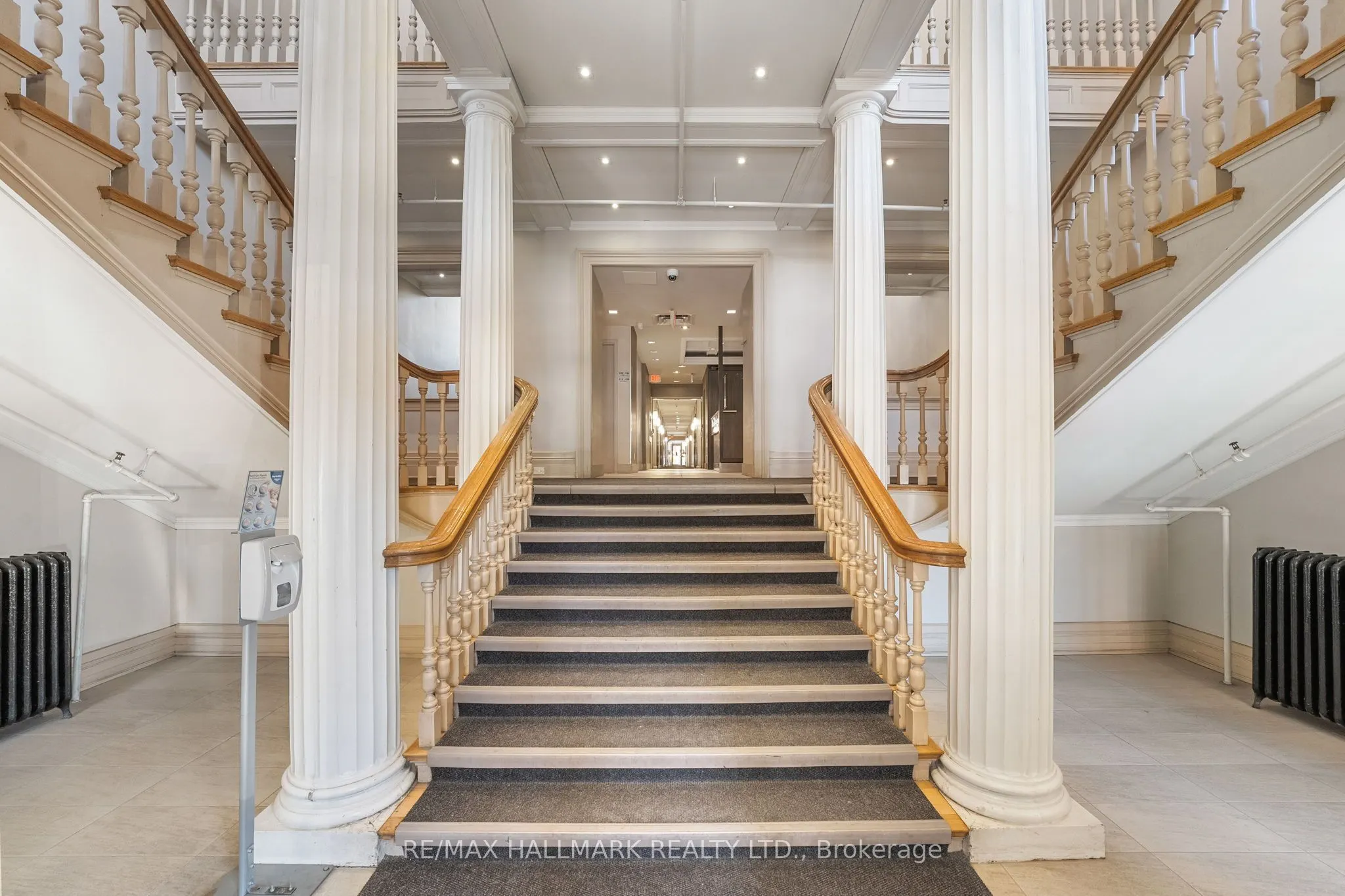 201 Carlaw Avenue, #239