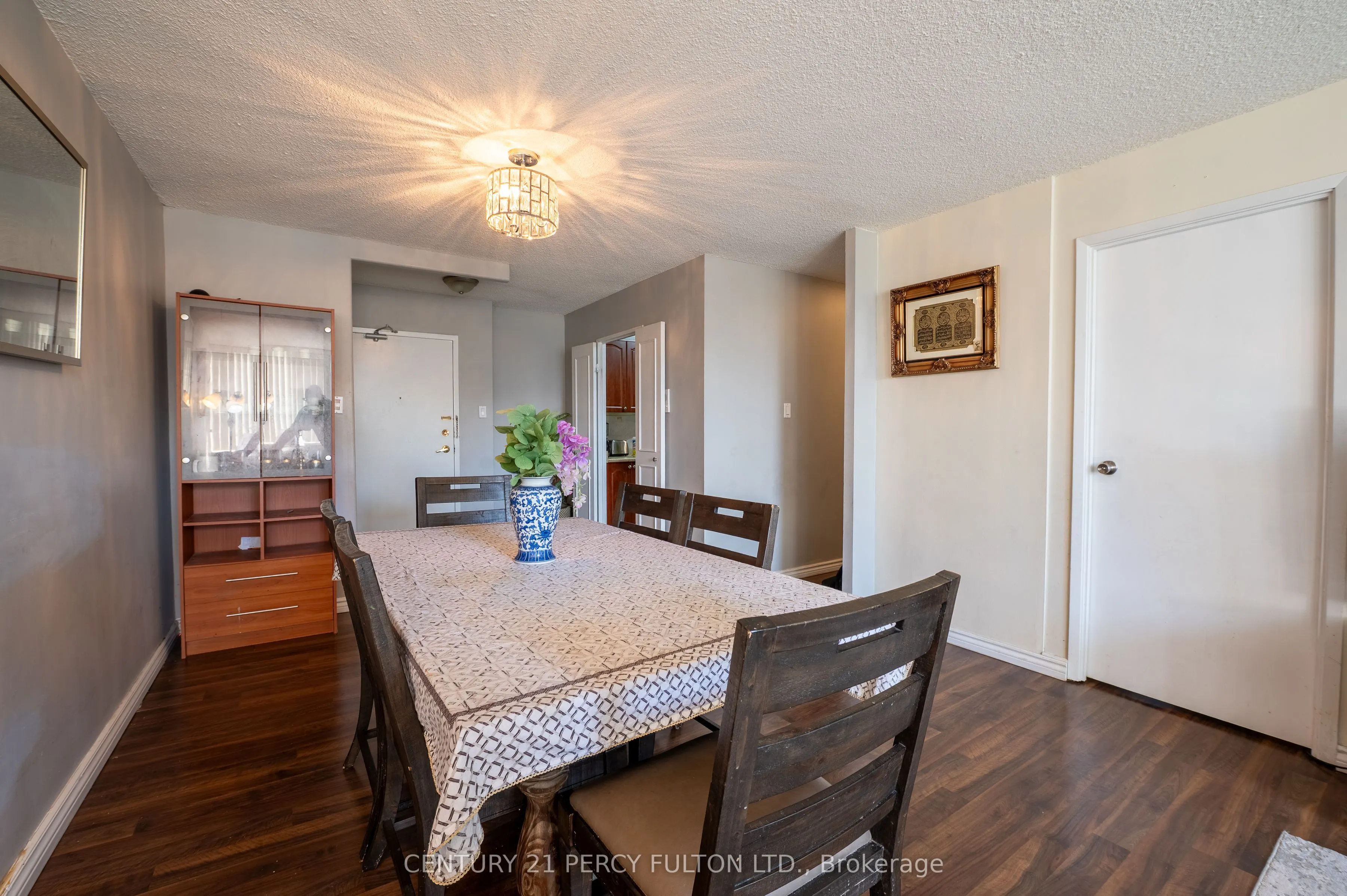 25 Silver Springs Boulevard, #301