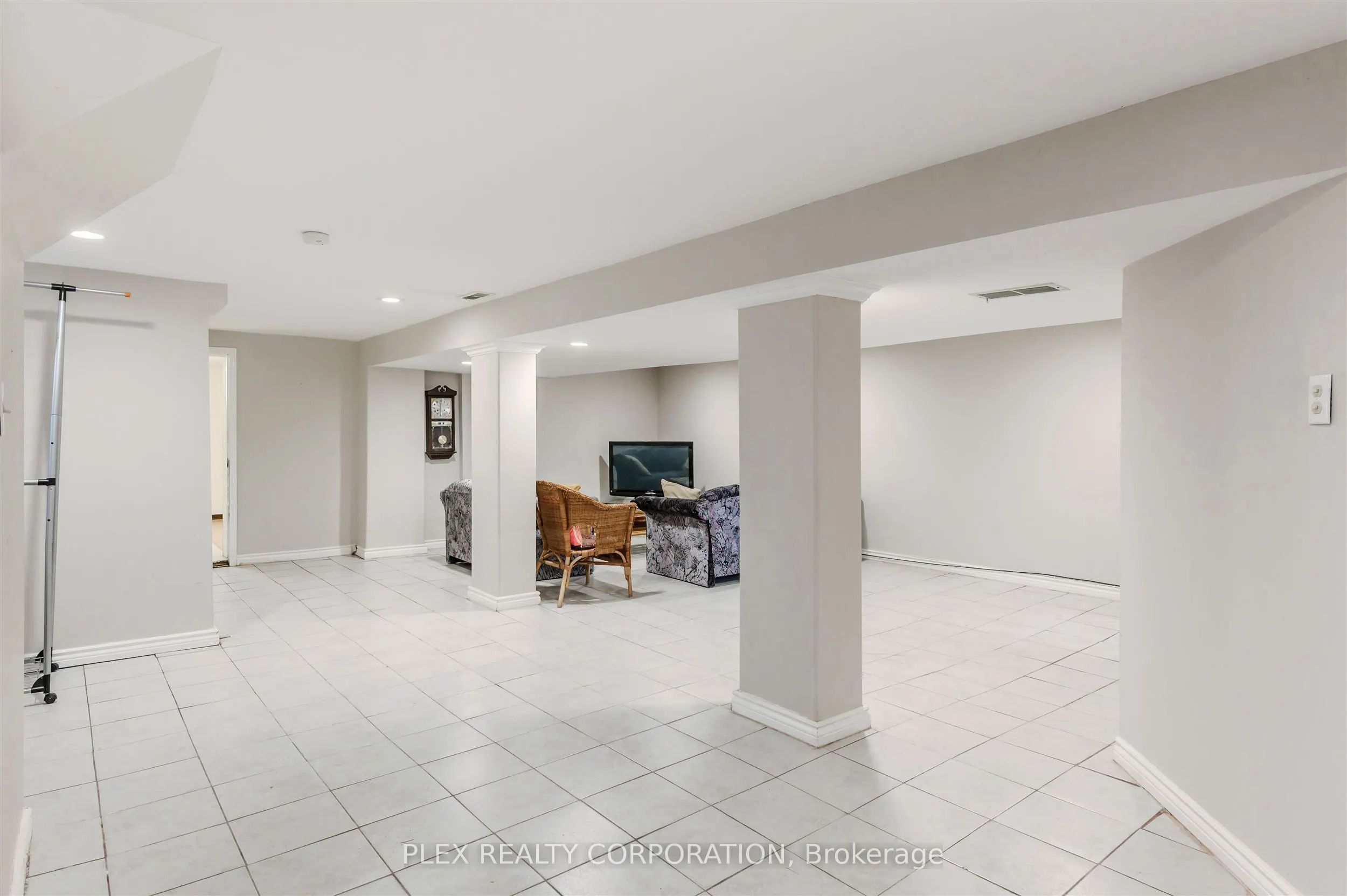 52 Merrian Road