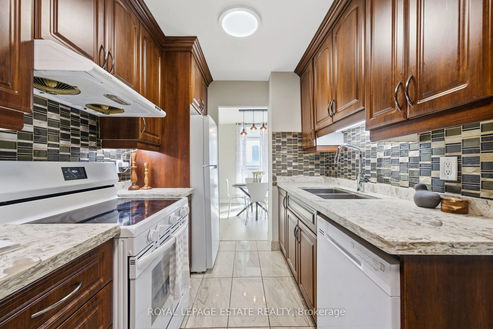 5 Massey Square, #709