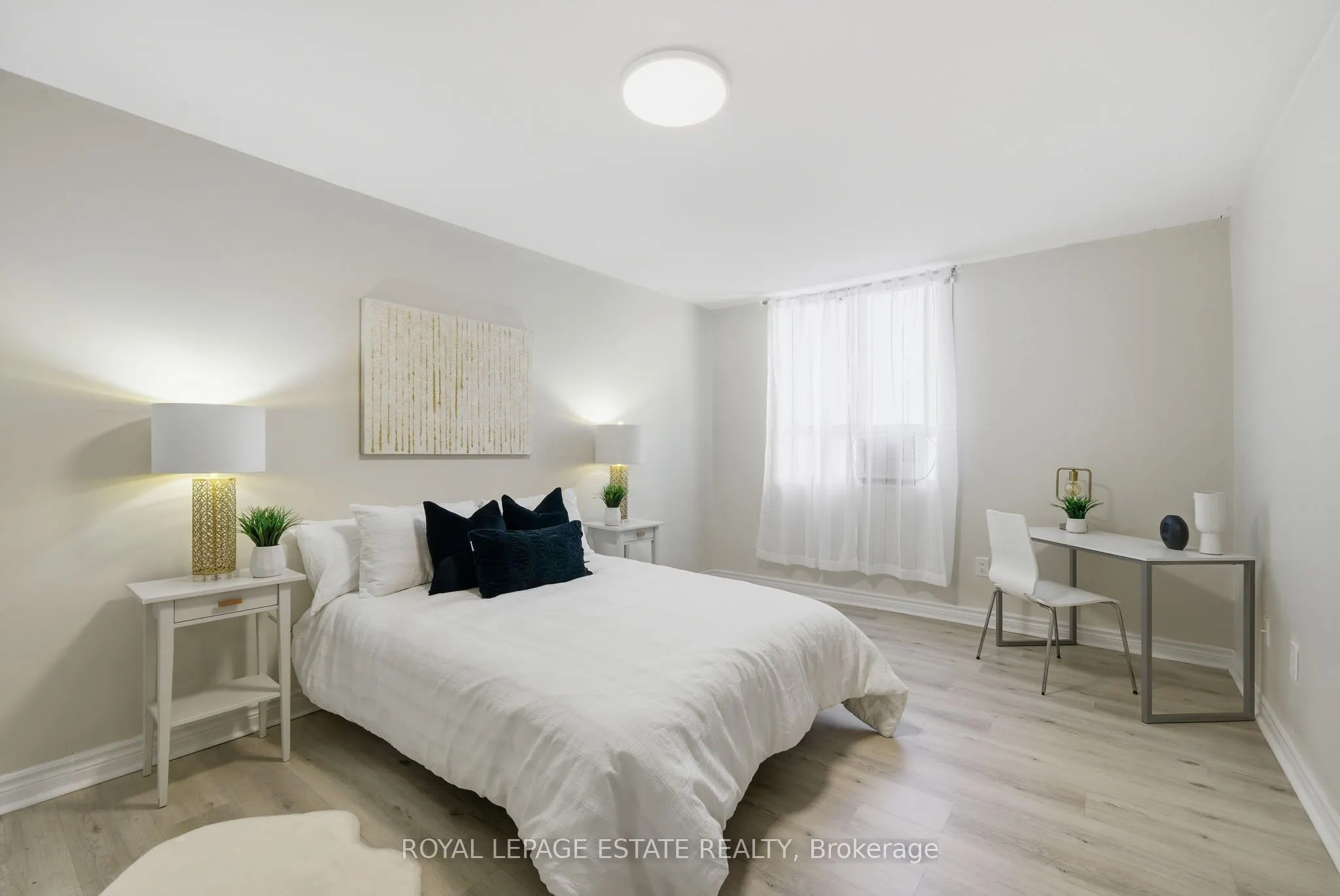 5 Massey Square, #709