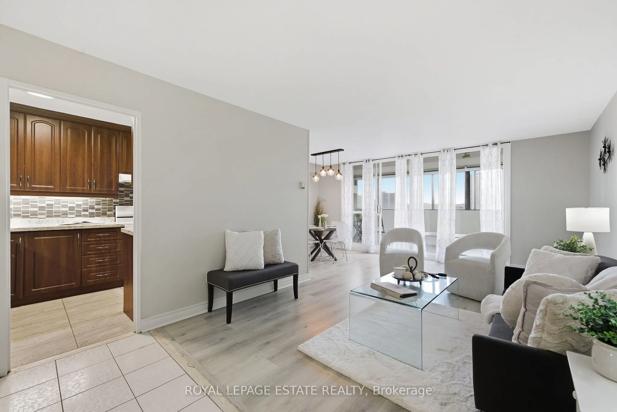 5 Massey Square, #709