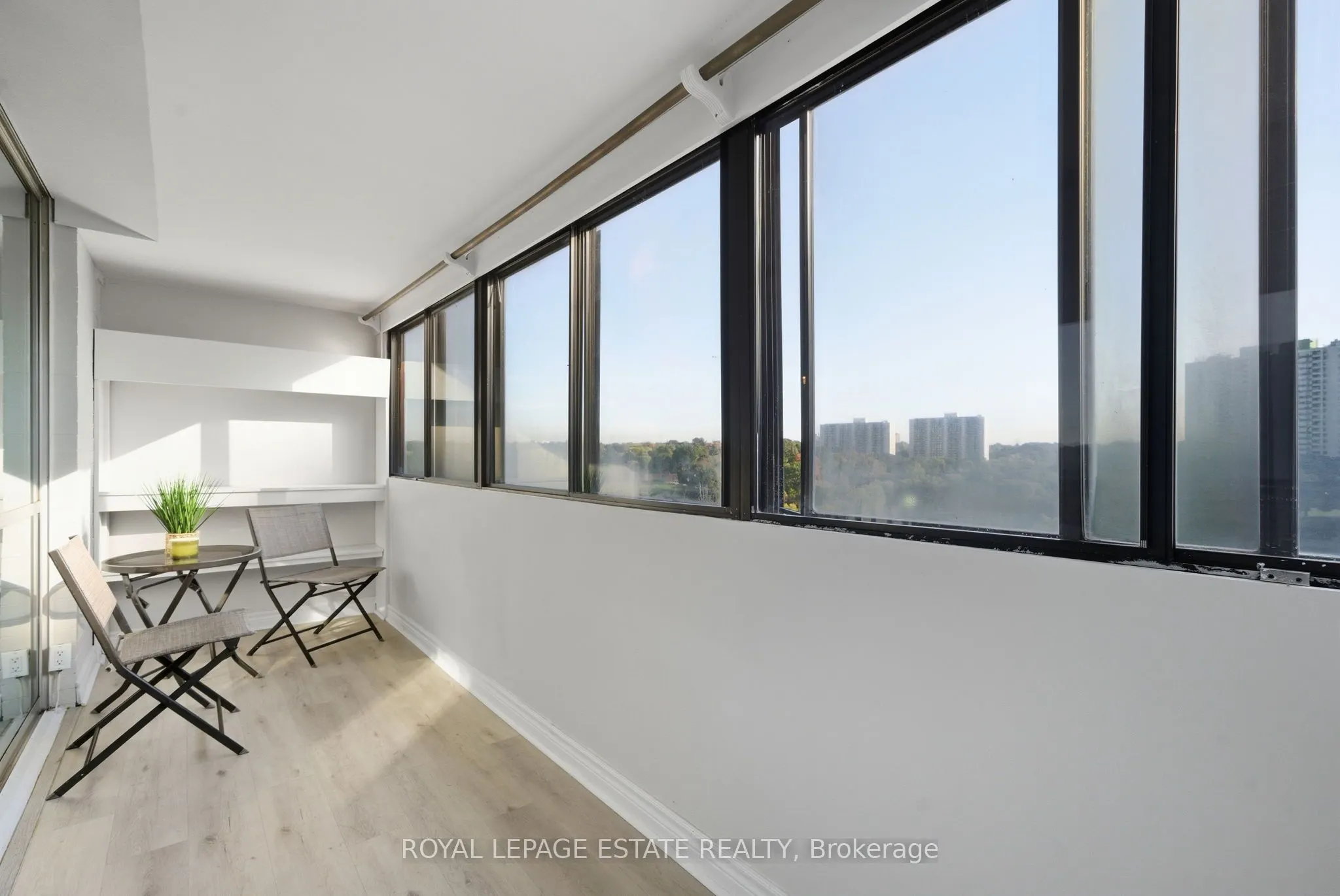 5 Massey Square, #709