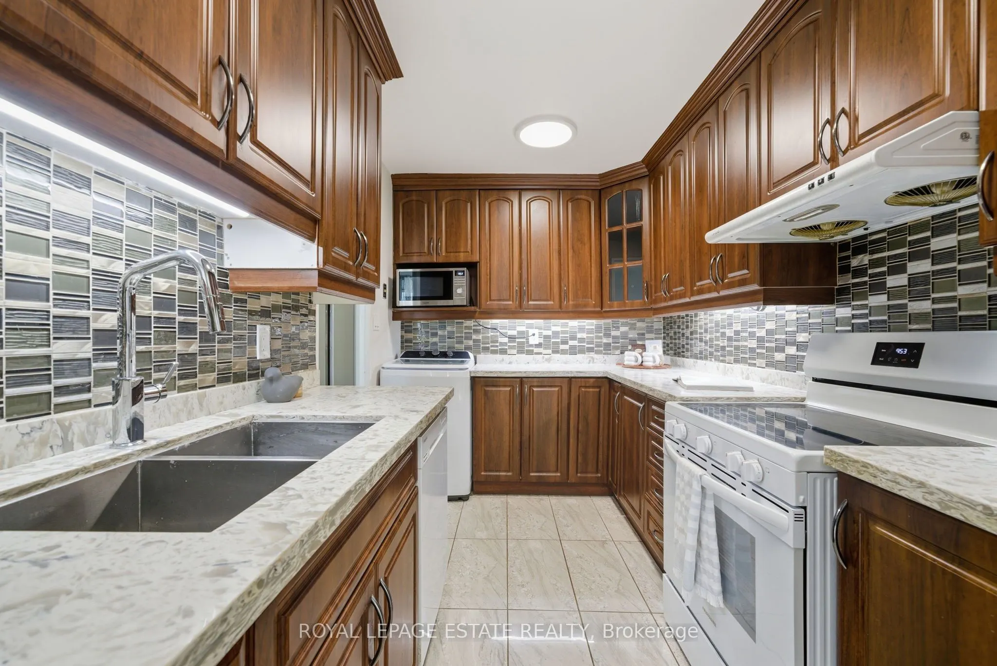 5 Massey Square, #709