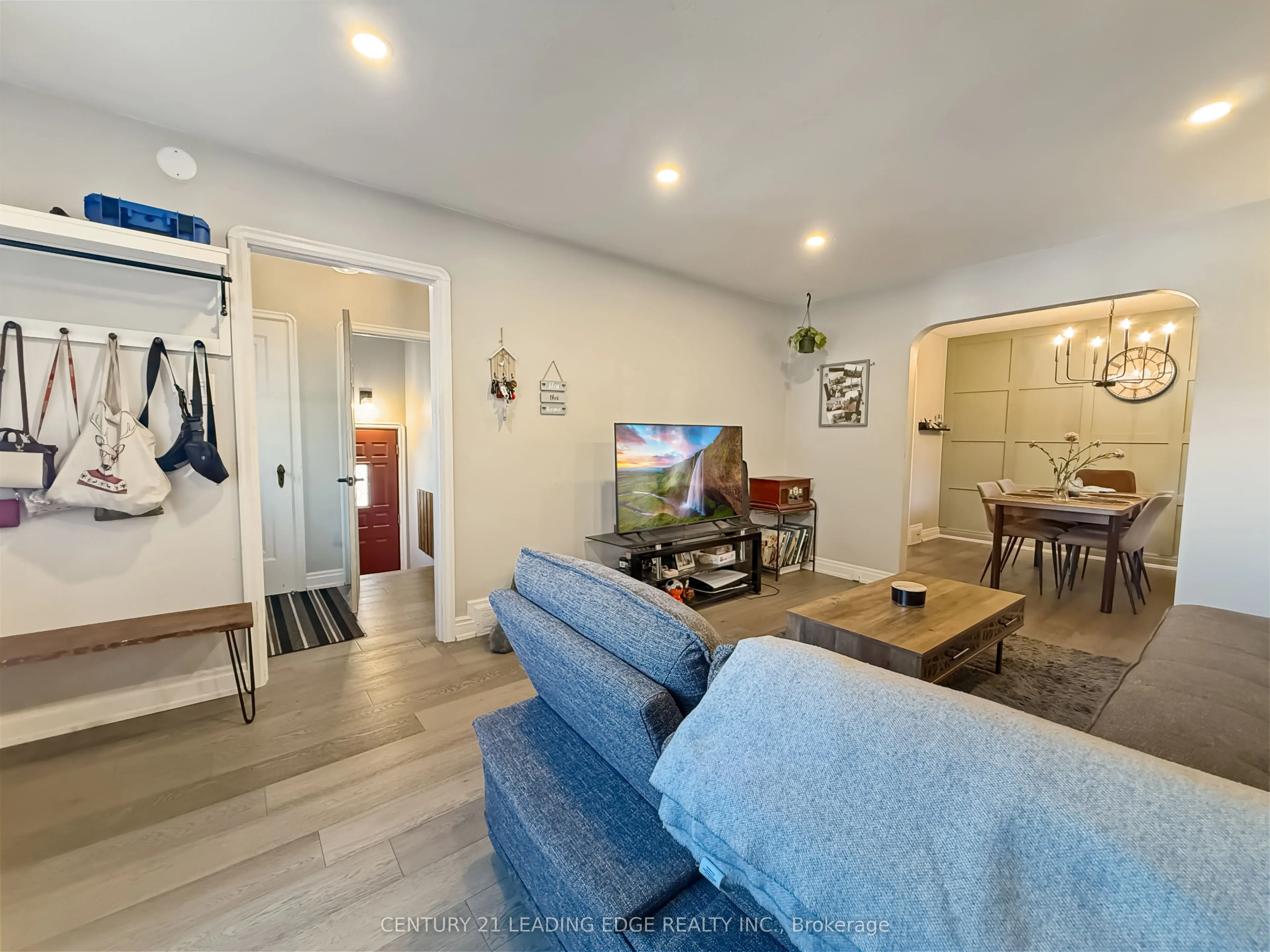 501 Bond Street E