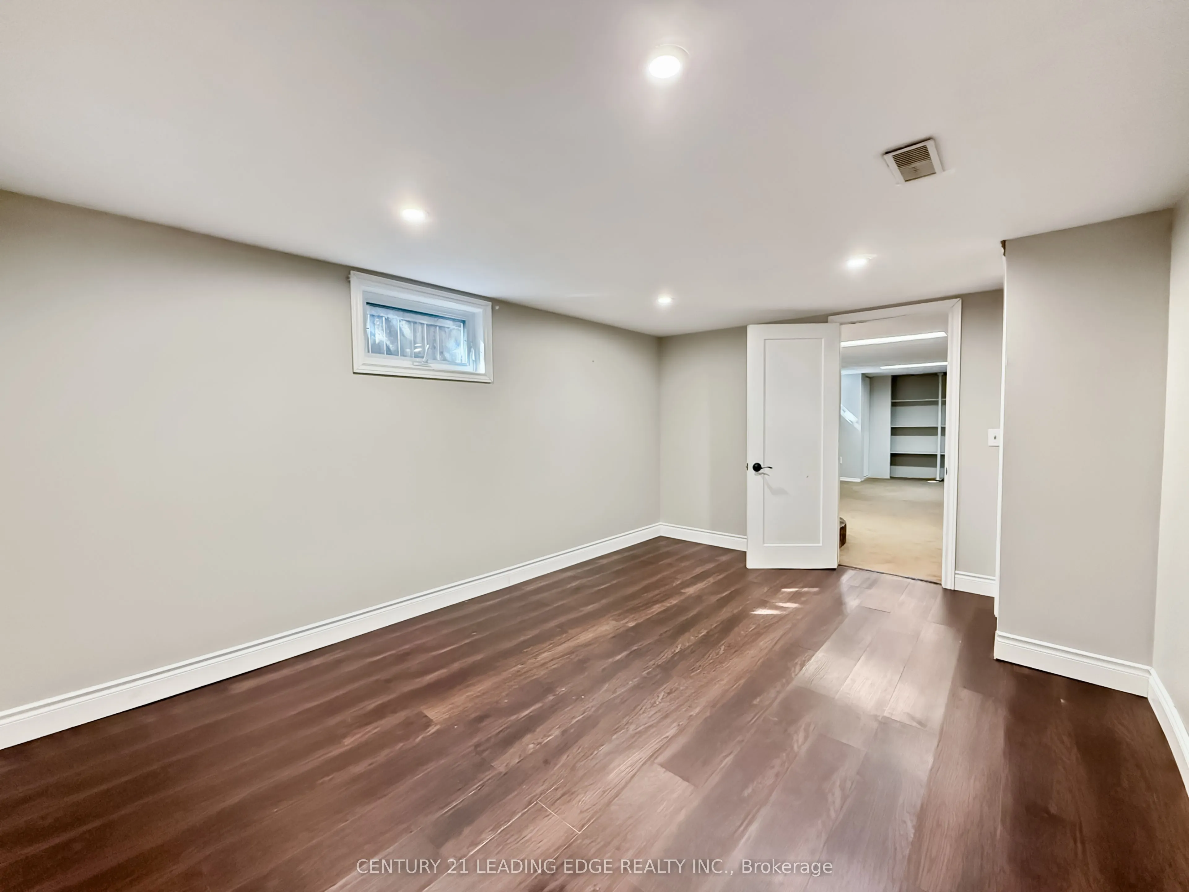 501 Bond Street E