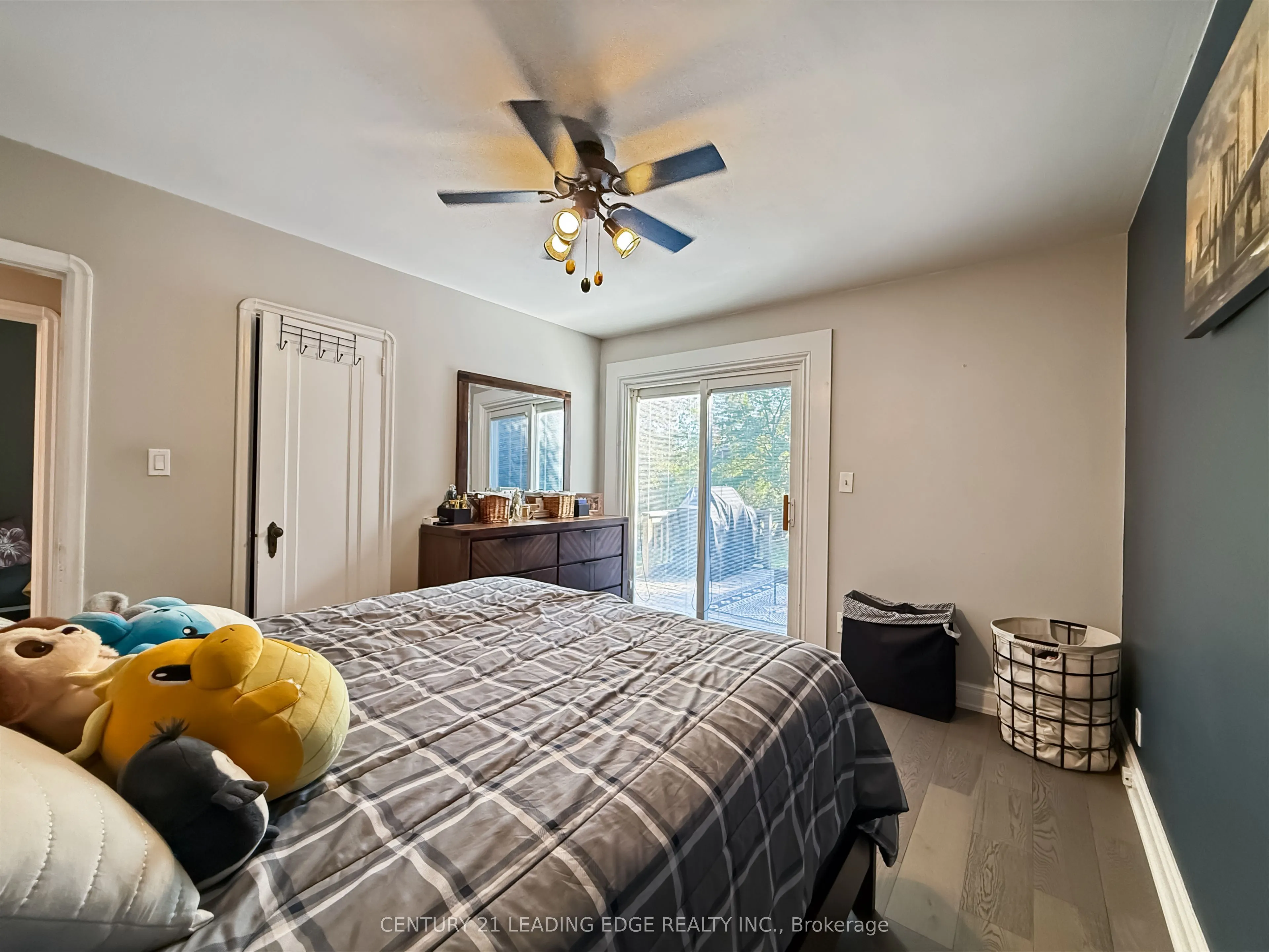 501 Bond Street E