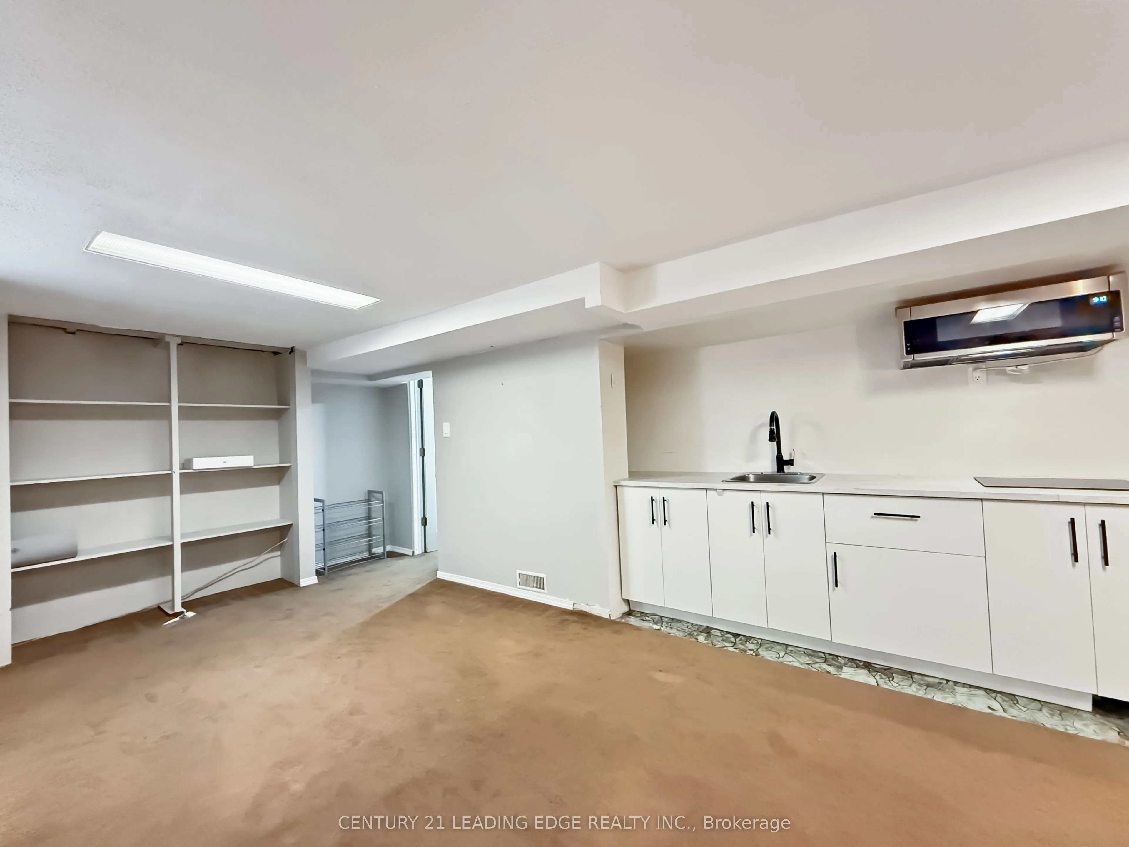 501 Bond Street E