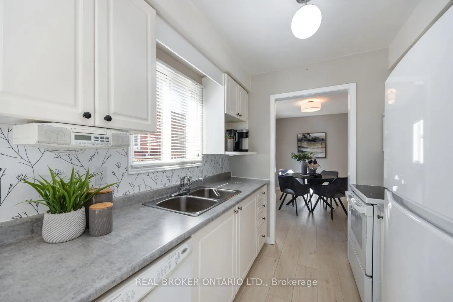 13 Fieldcrest Avenue