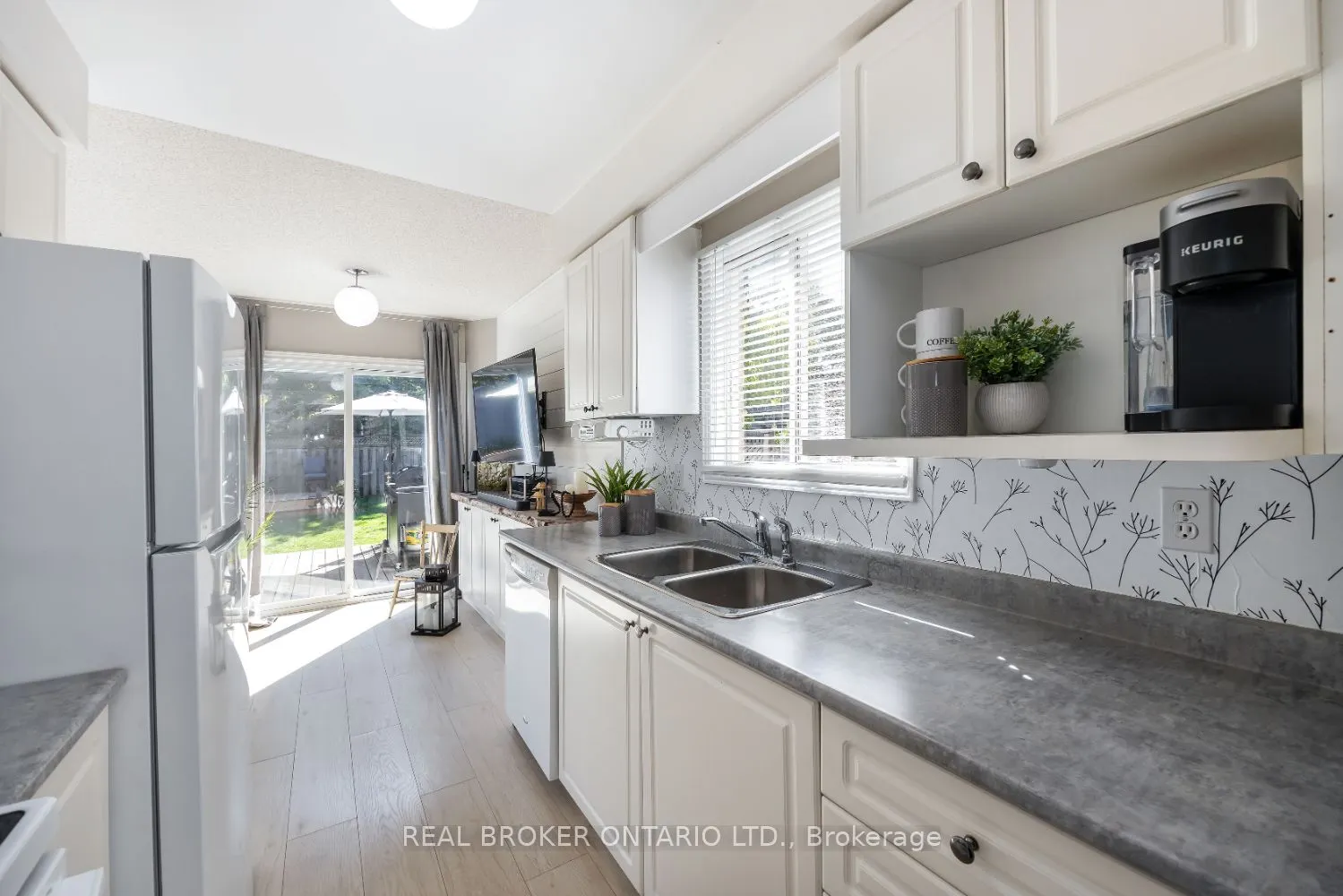 13 Fieldcrest Avenue